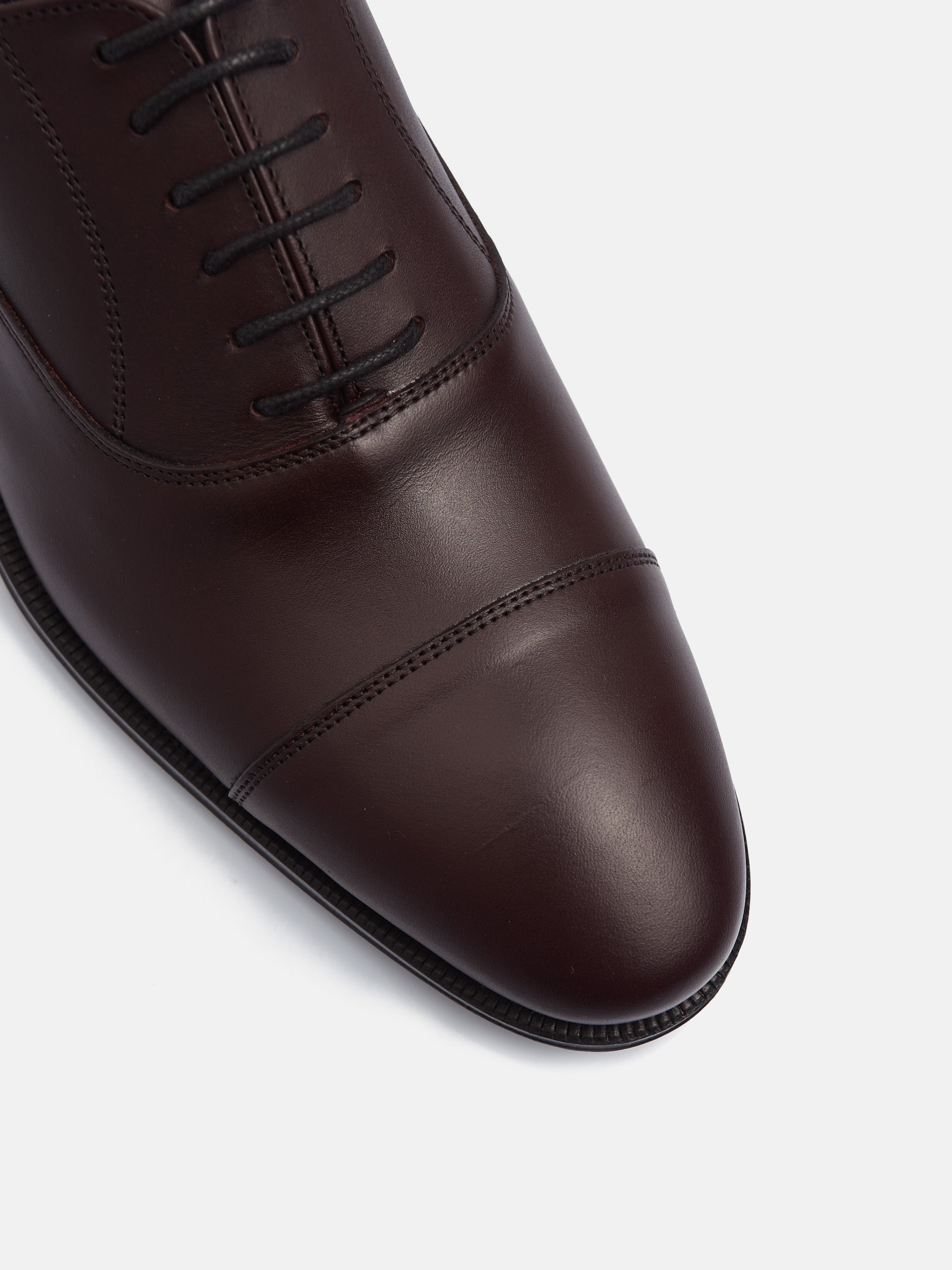 Burgundy tailoring shoe