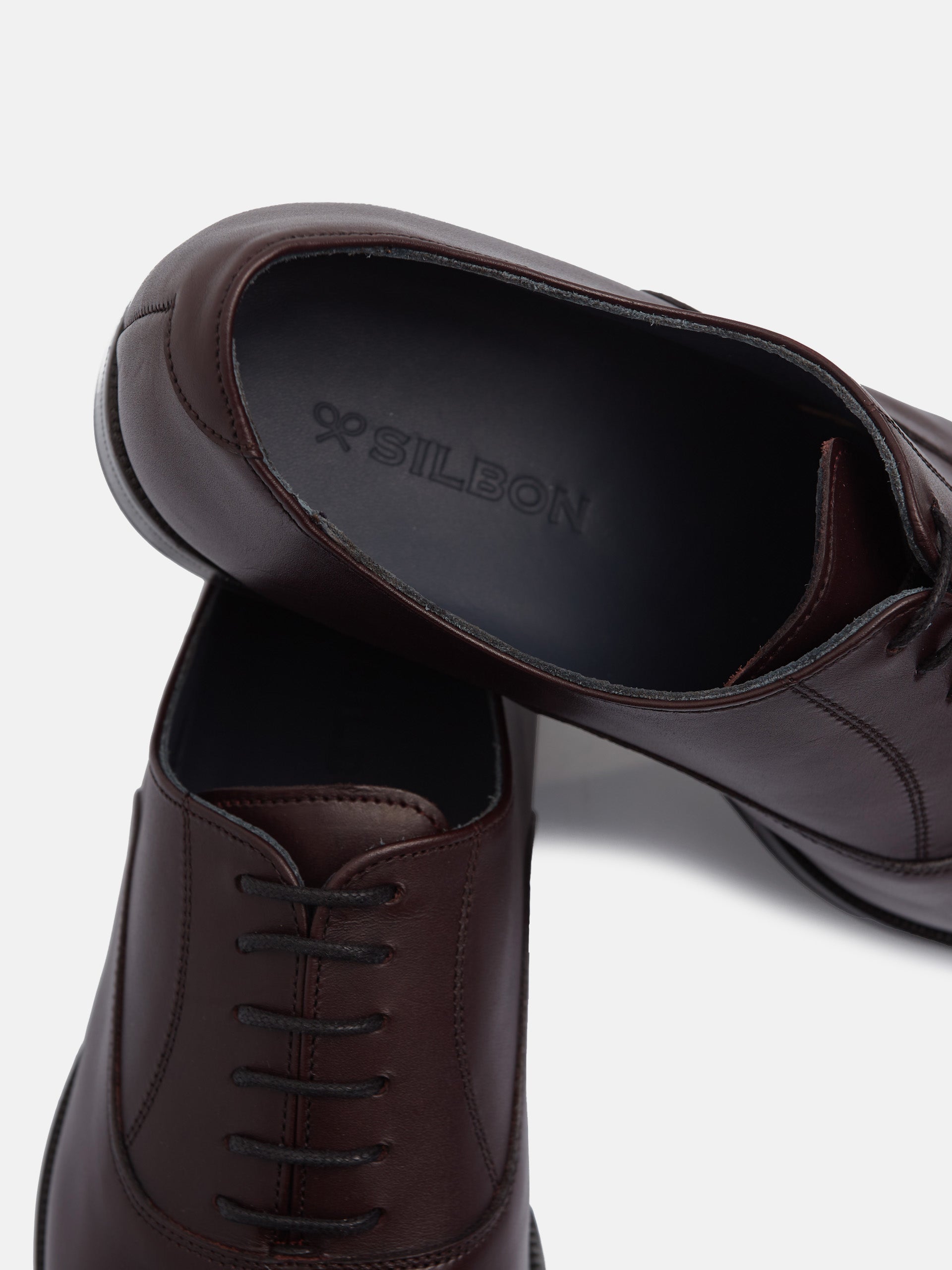 Burgundy tailoring shoe