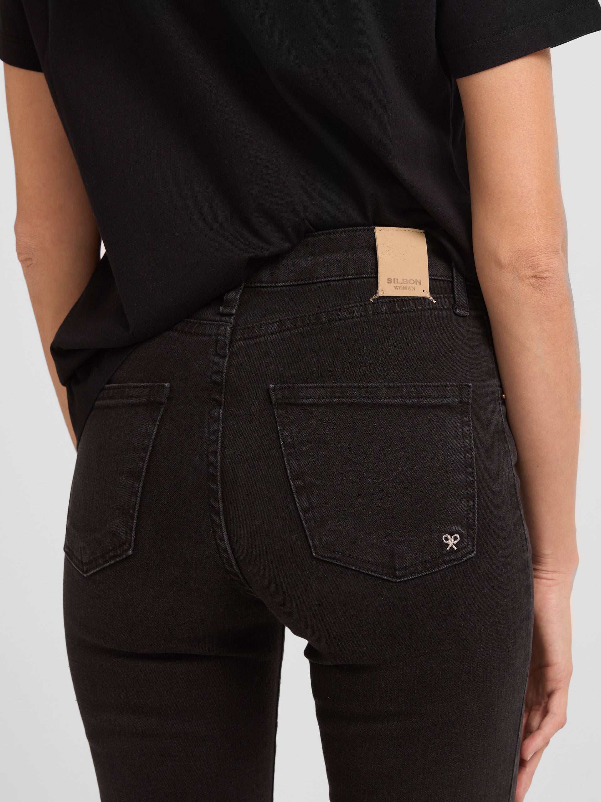 Pantalon woman slim fit negro