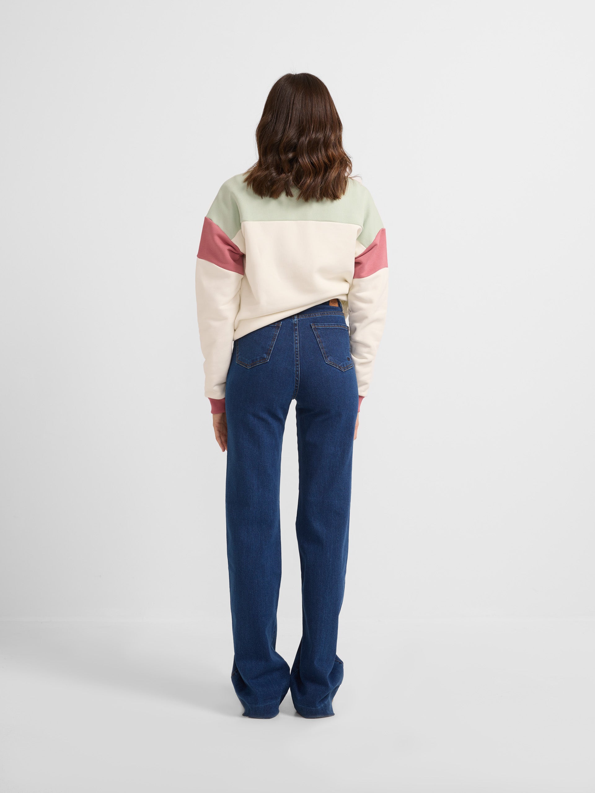 Pantalon denim flare bolsillos