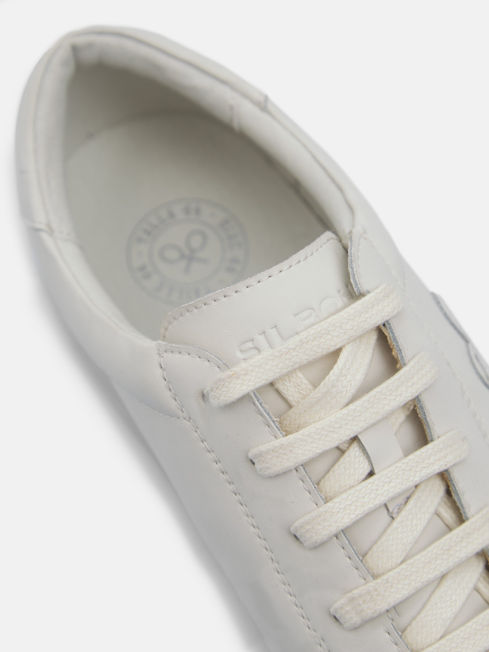 Classic white silbon sneaker