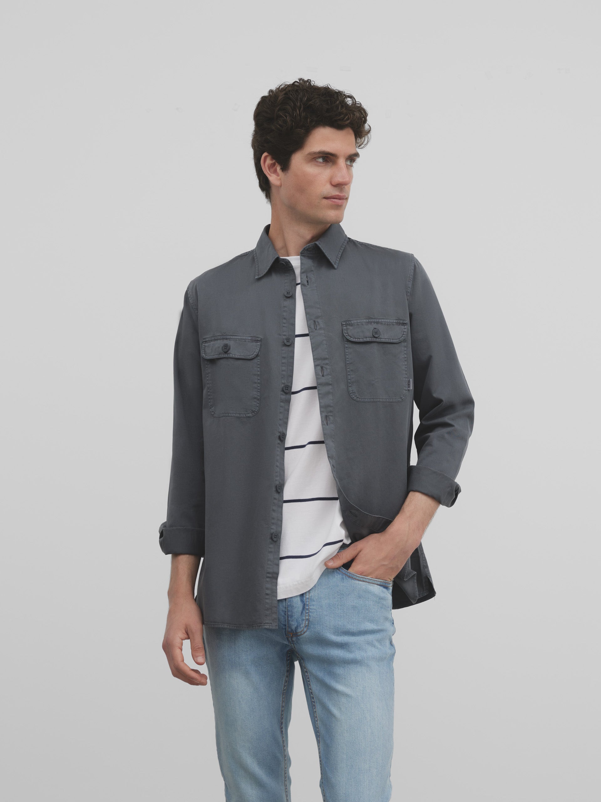 Sobrecamisa garment dye gris medio