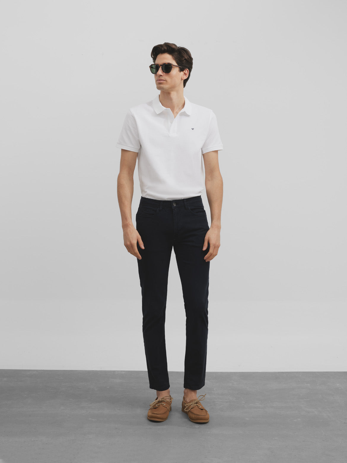 Navy blue five-pocket sport pants