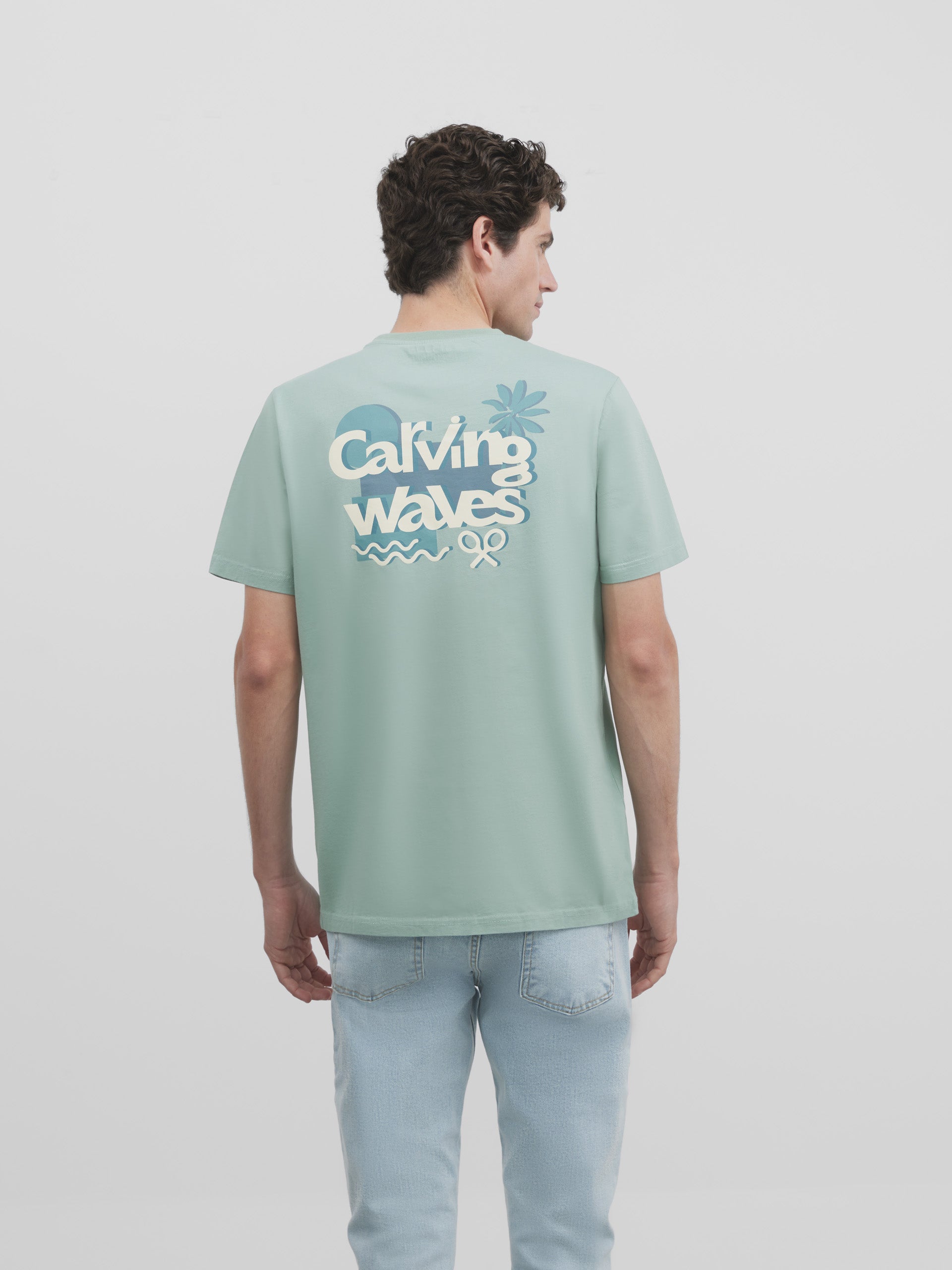 Carving waves green t-shirt