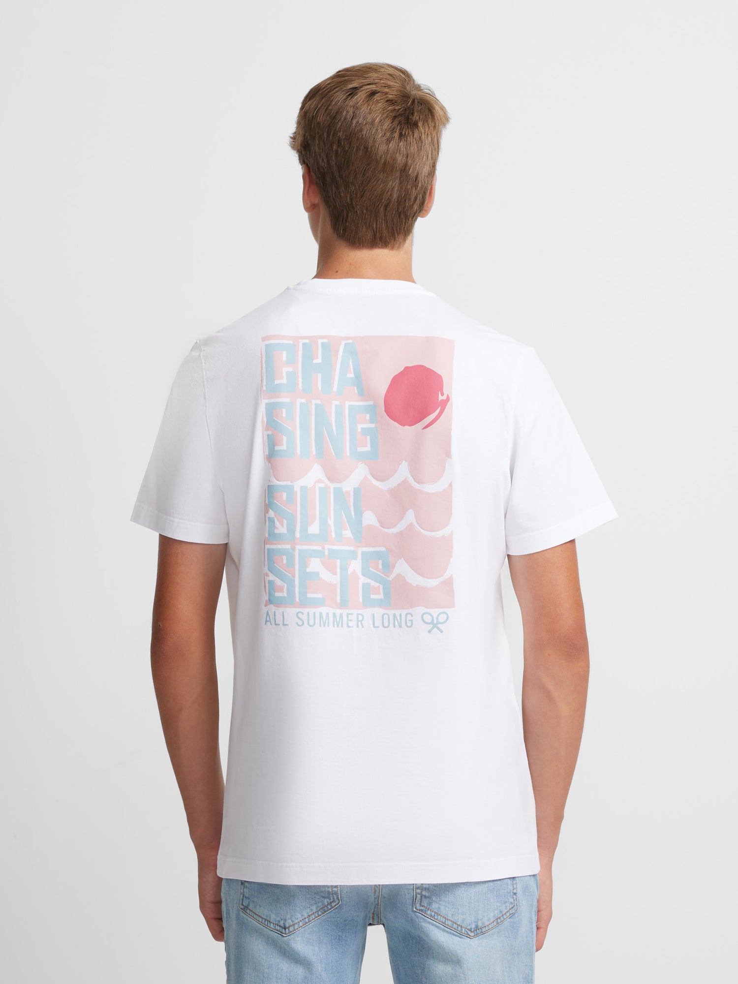 Camiseta chasing sunsets blanca