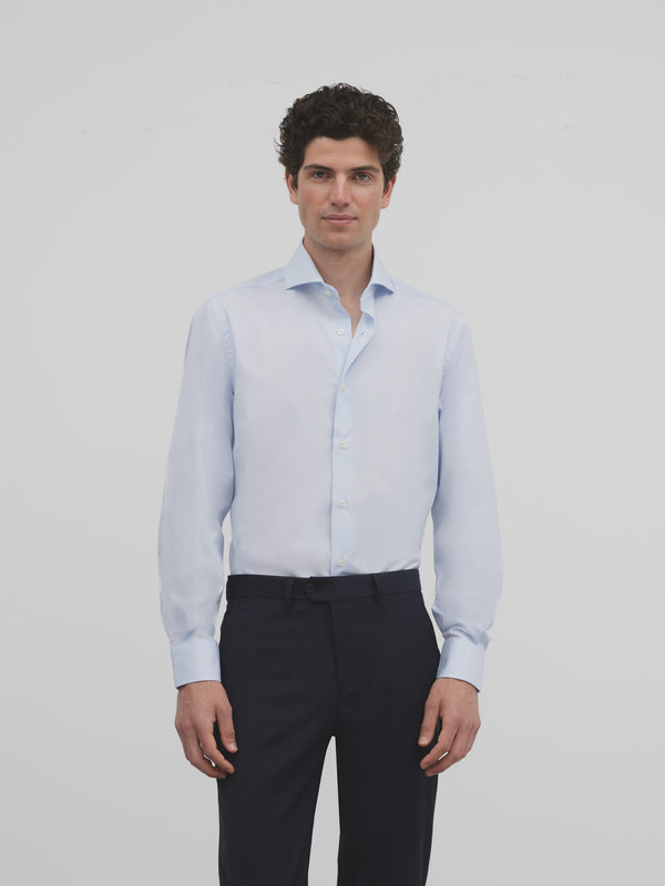 Chemise courte à rayures bleu clair avec poignet simple