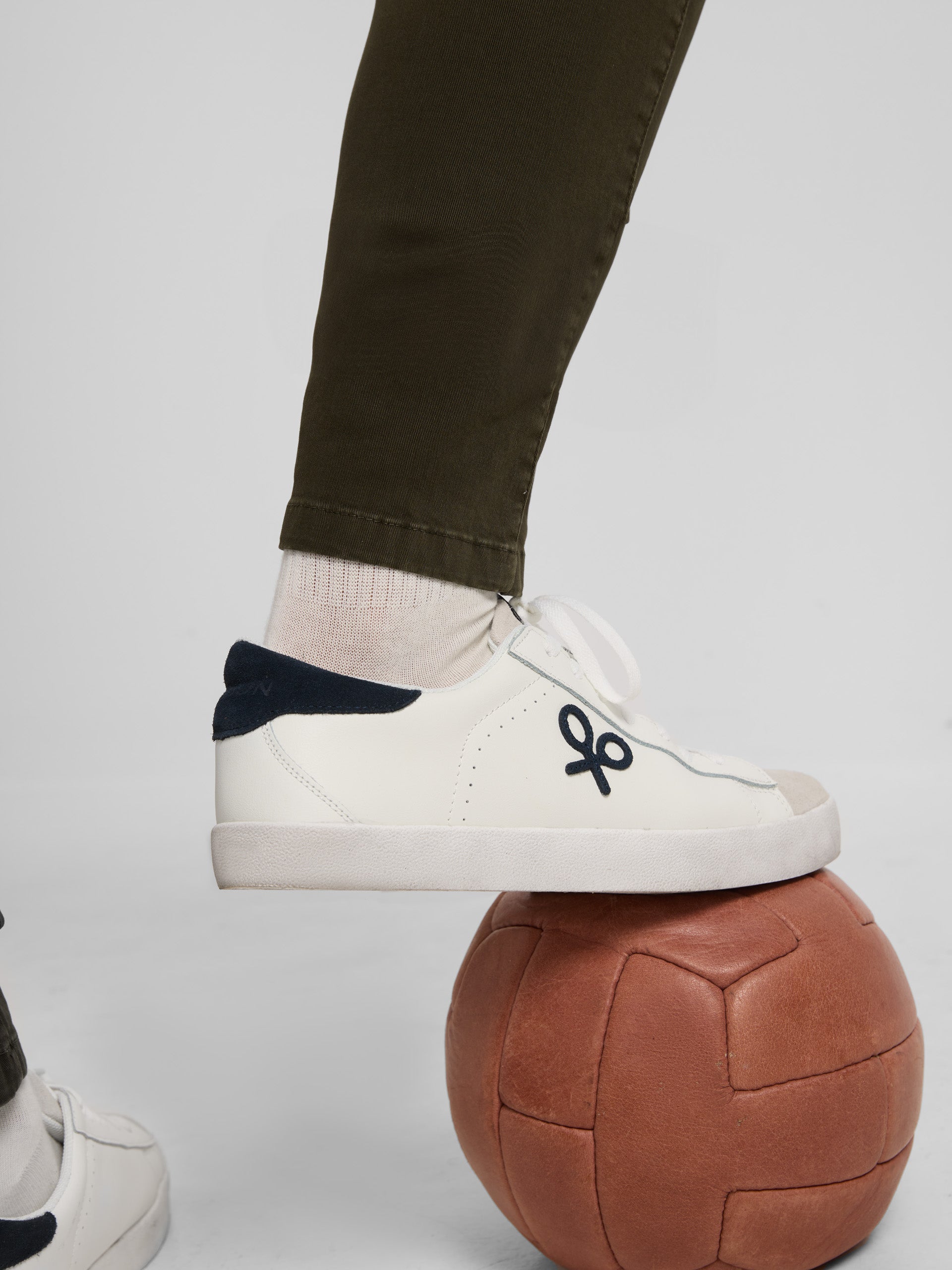 Navy blue logo tennis shoe