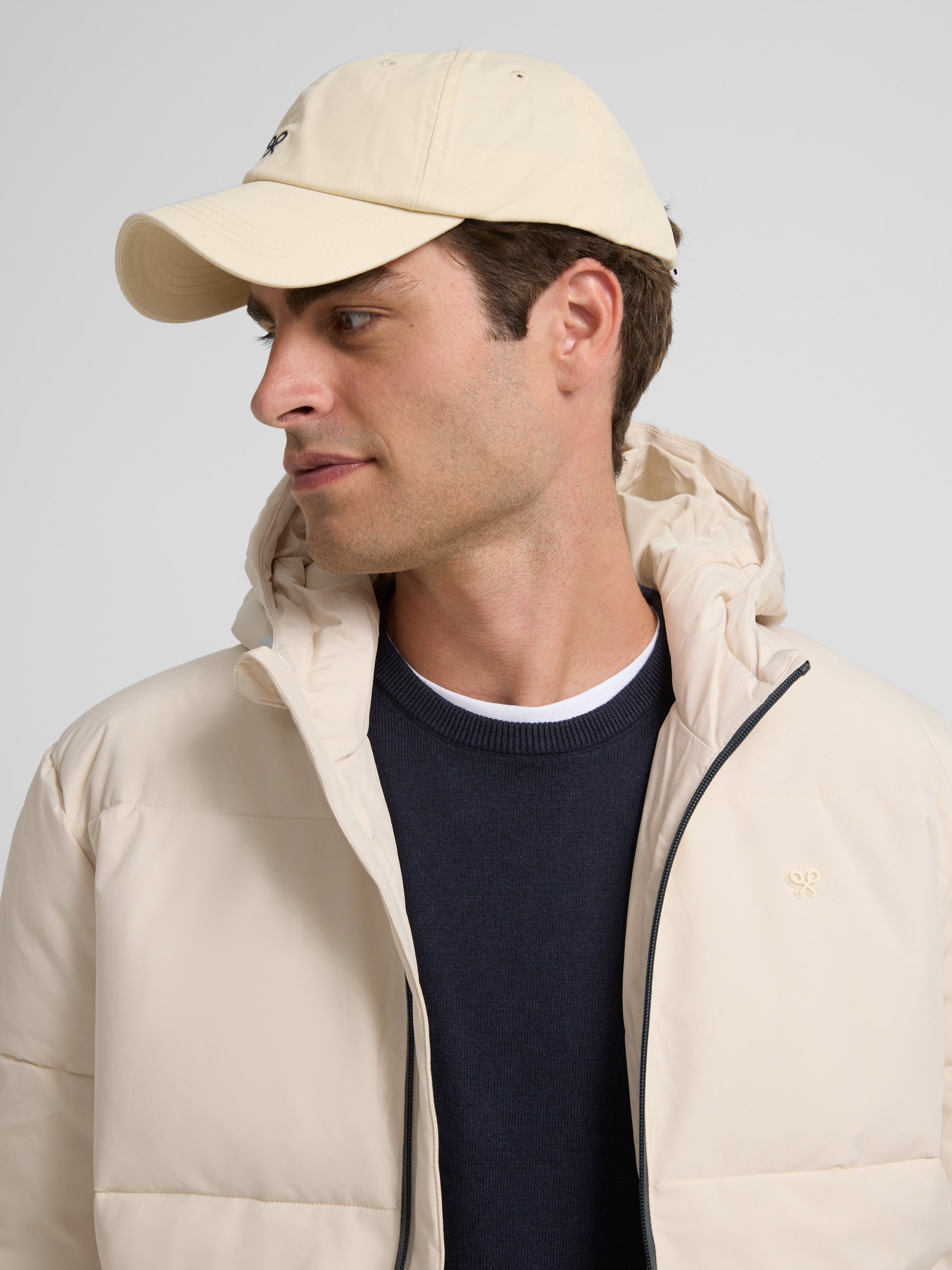 Manteau technique à capuche beige chaud