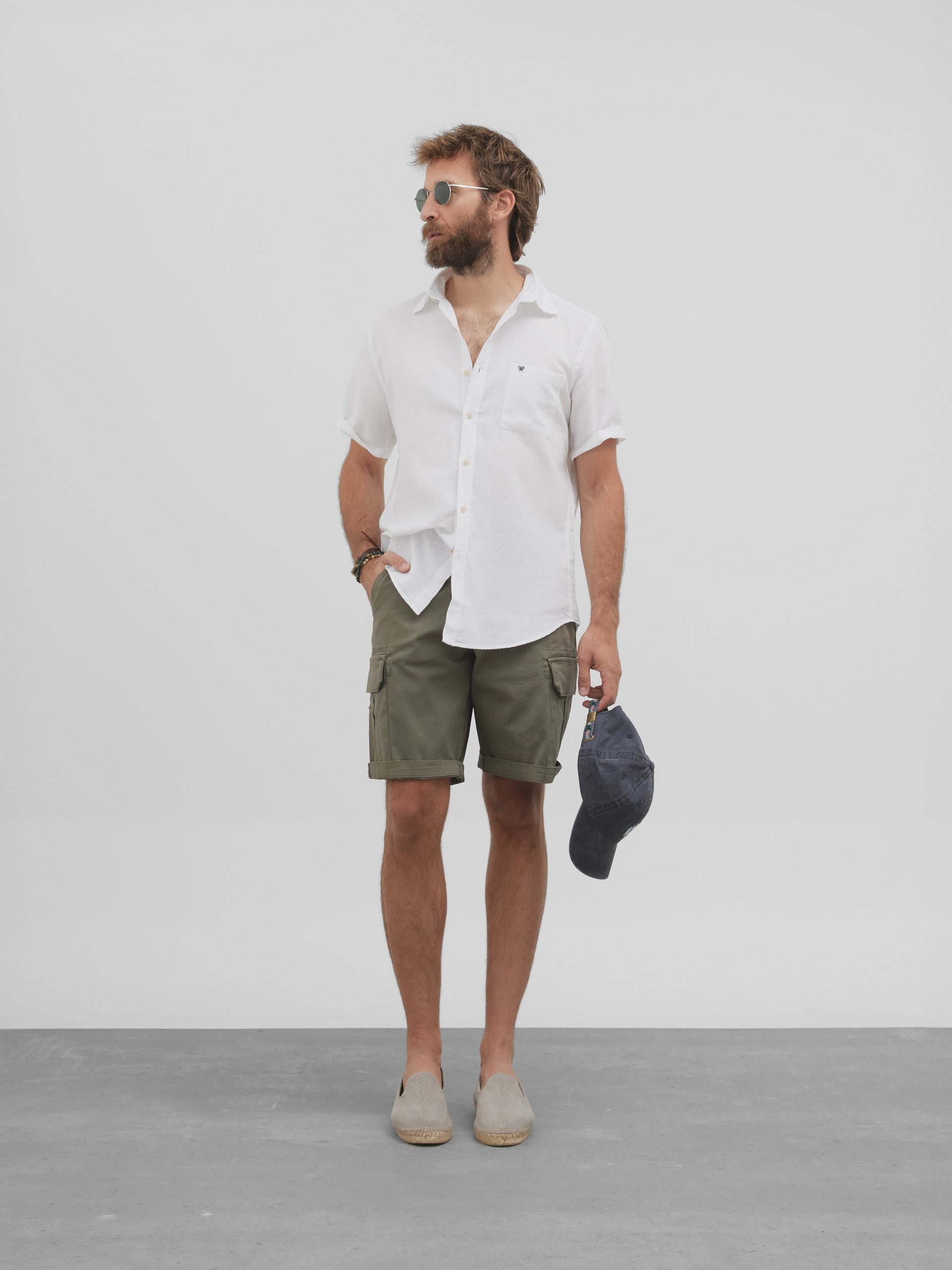 White short sleeve linen sport shirt