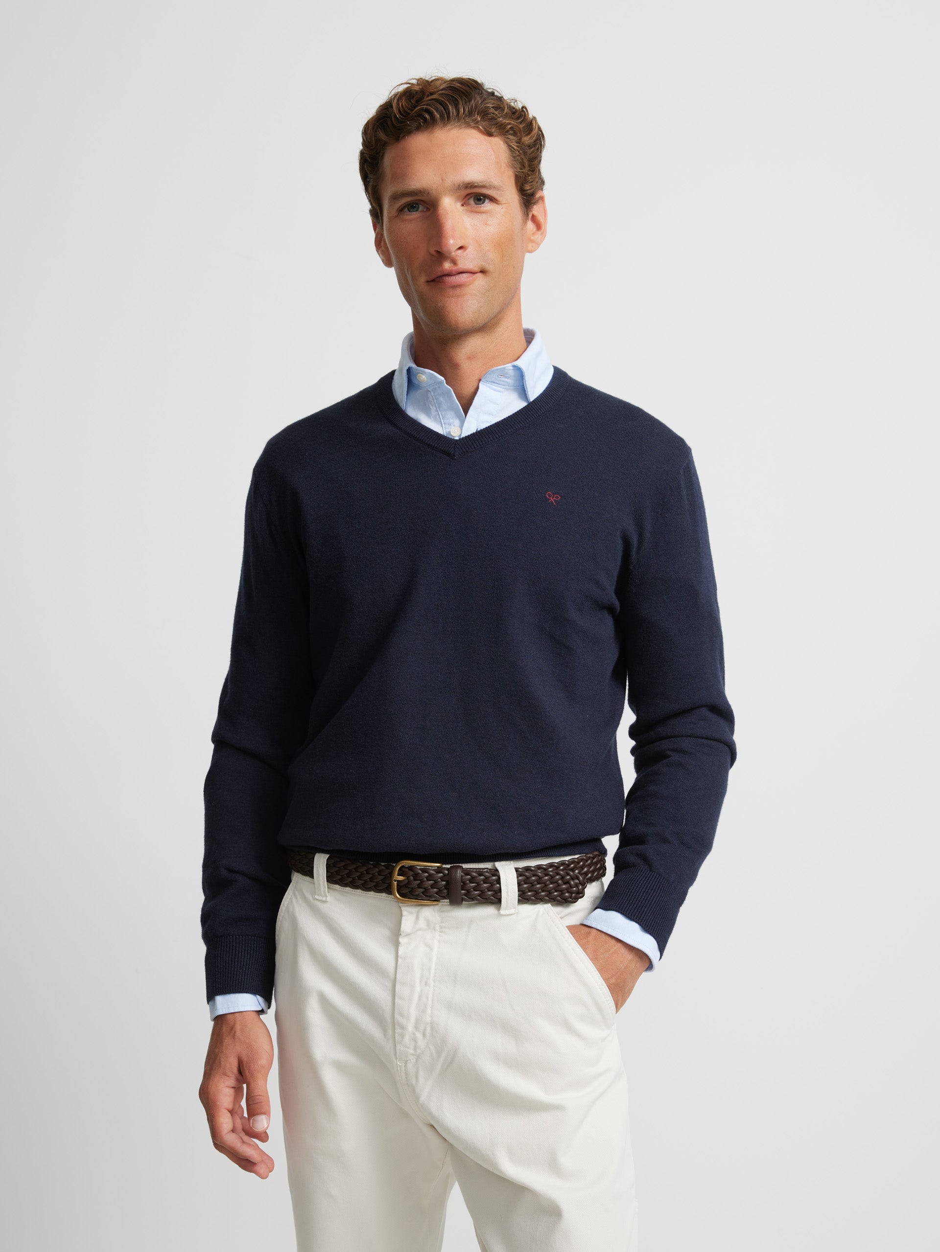 Plain V-neck sweater in navy blue