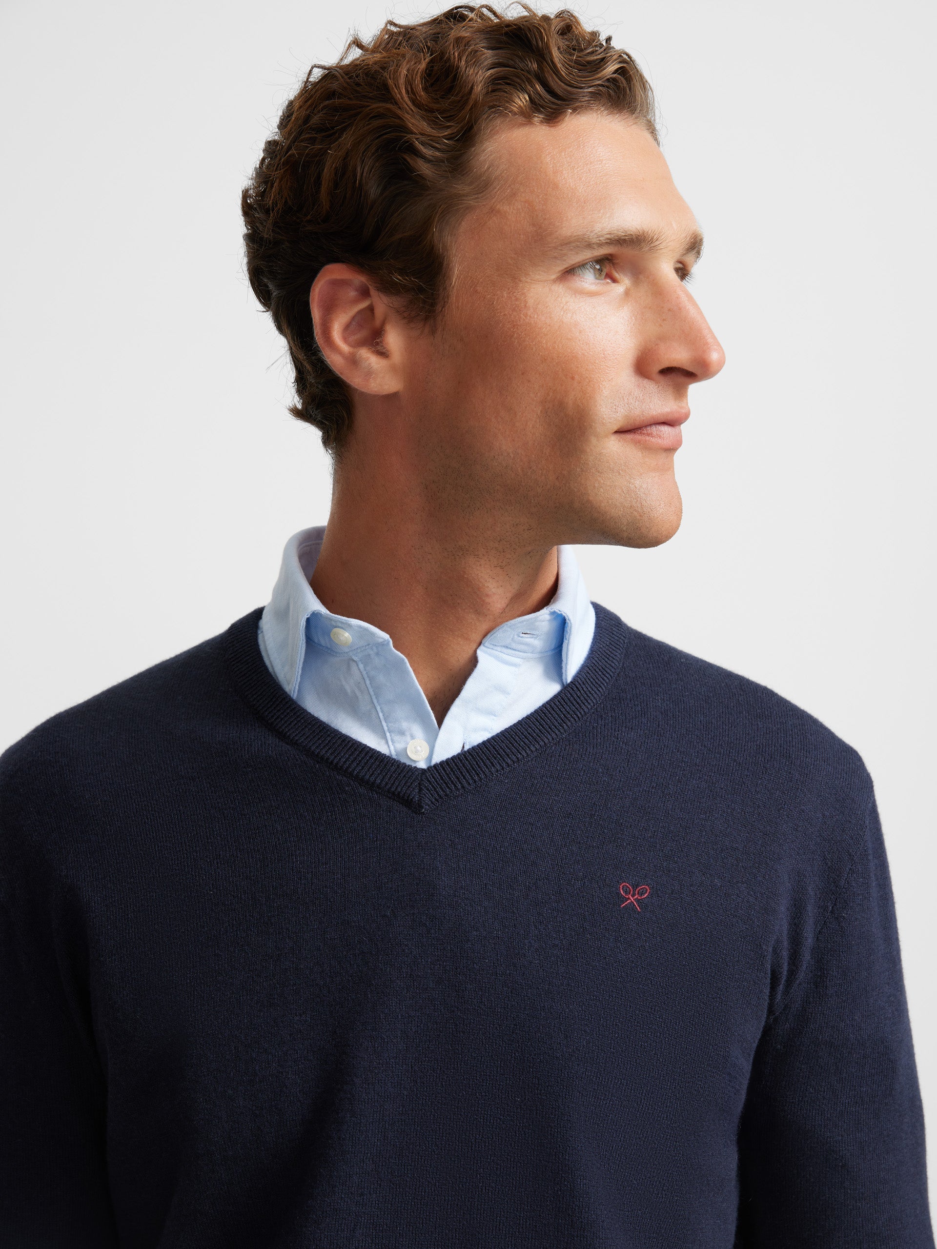 Plain V-neck sweater in navy blue