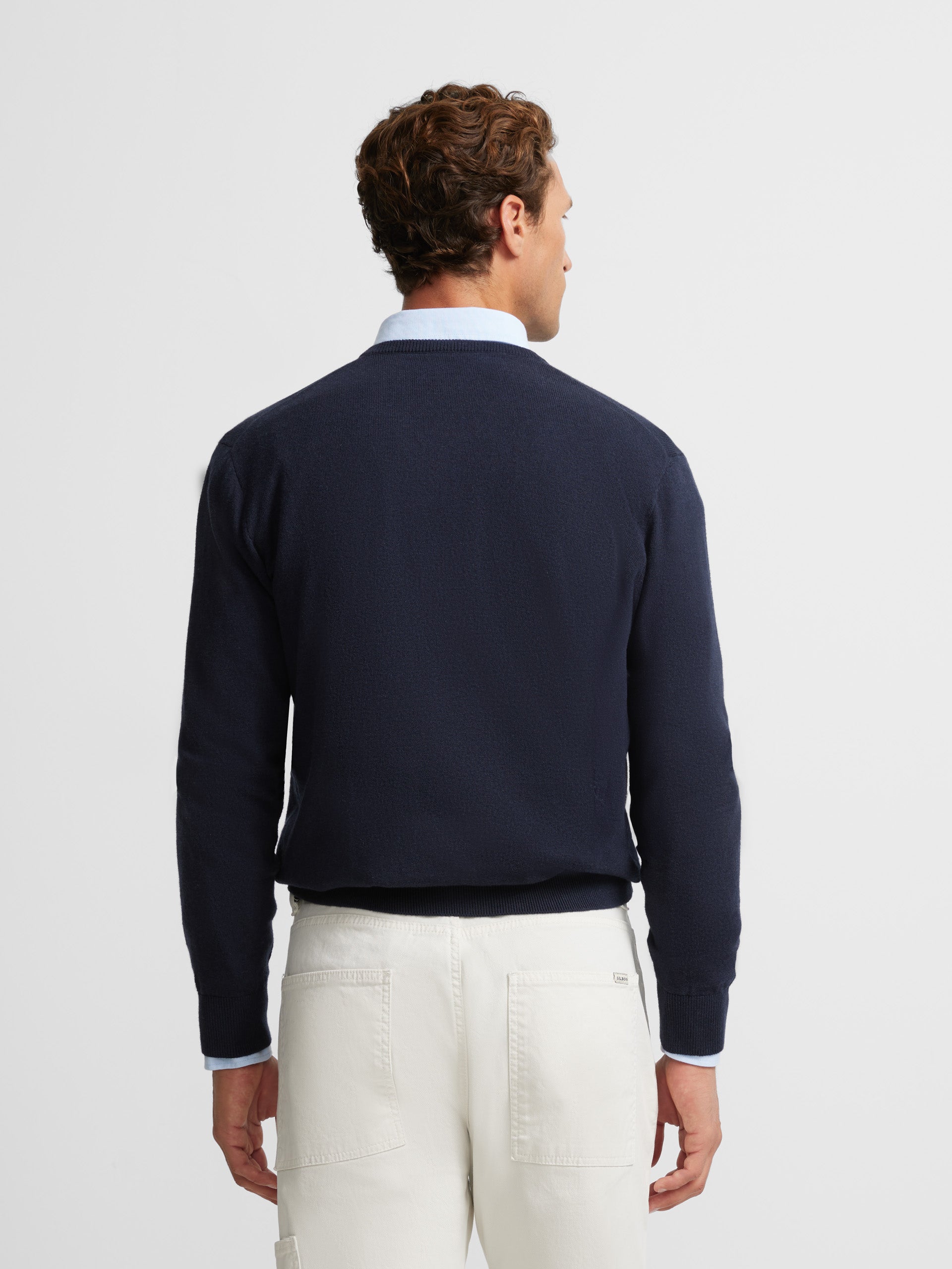 Plain V-neck sweater in navy blue