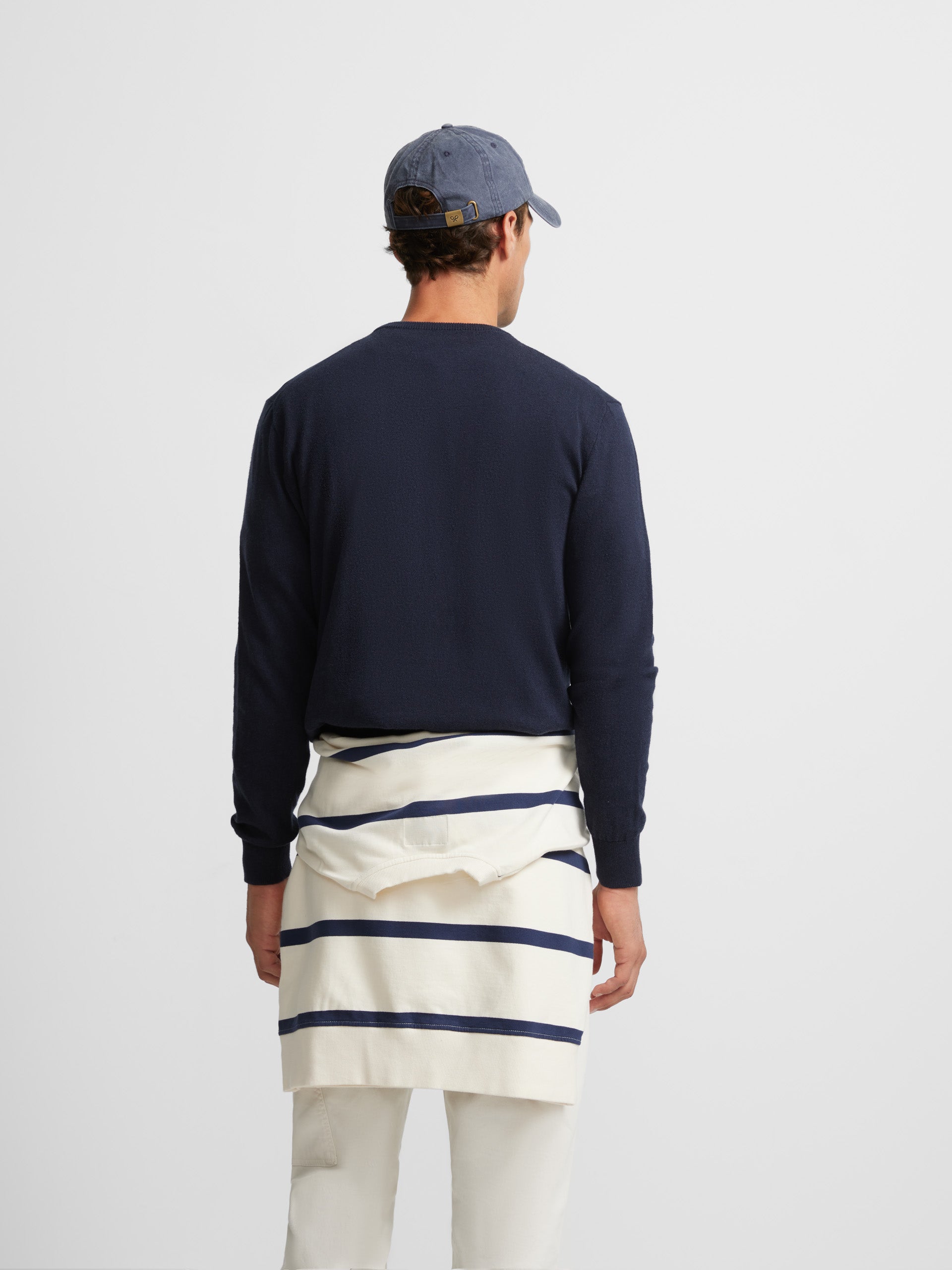 Pull col rond uni bleu marine