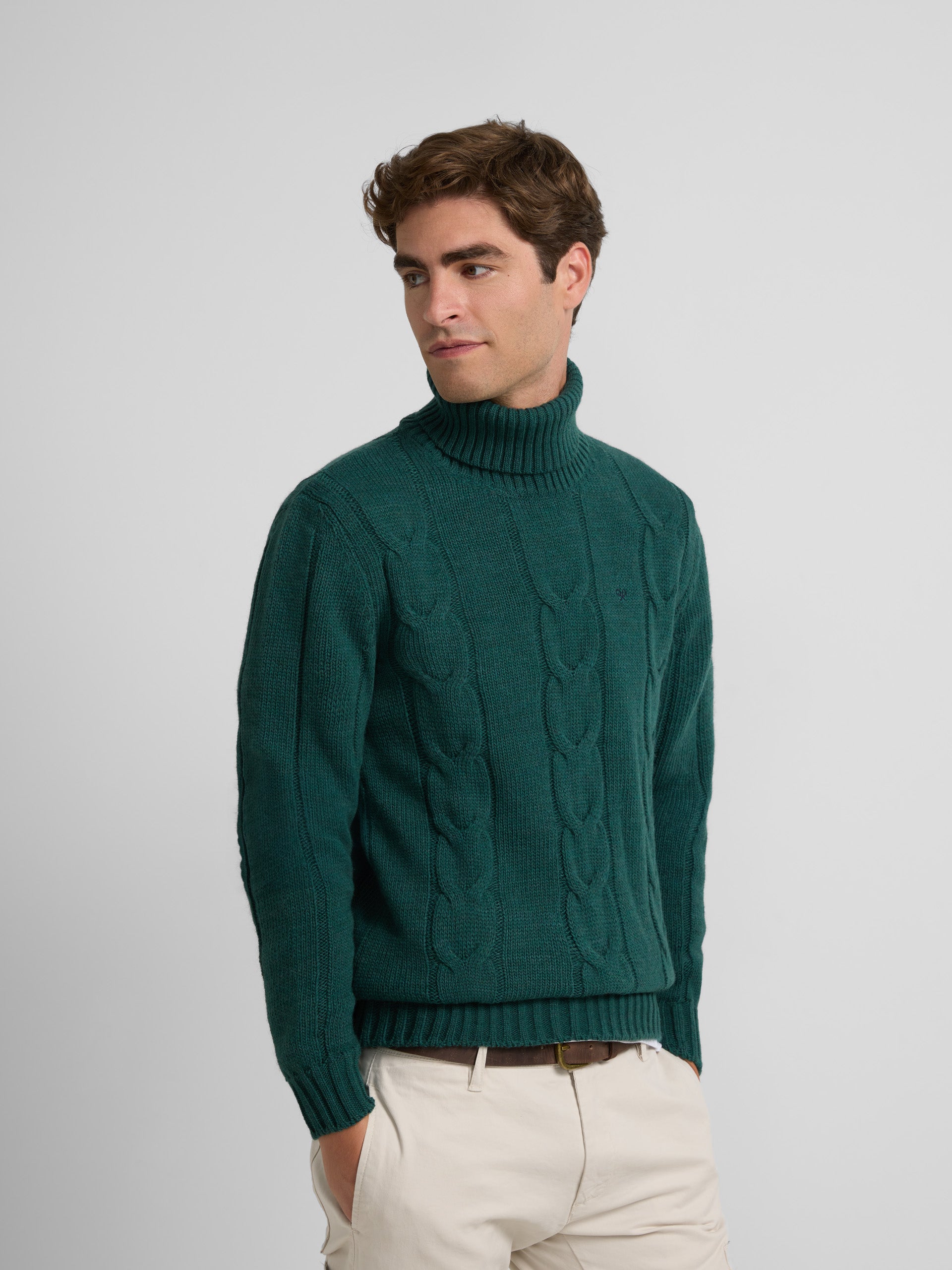 Green turtleneck sweater with eights