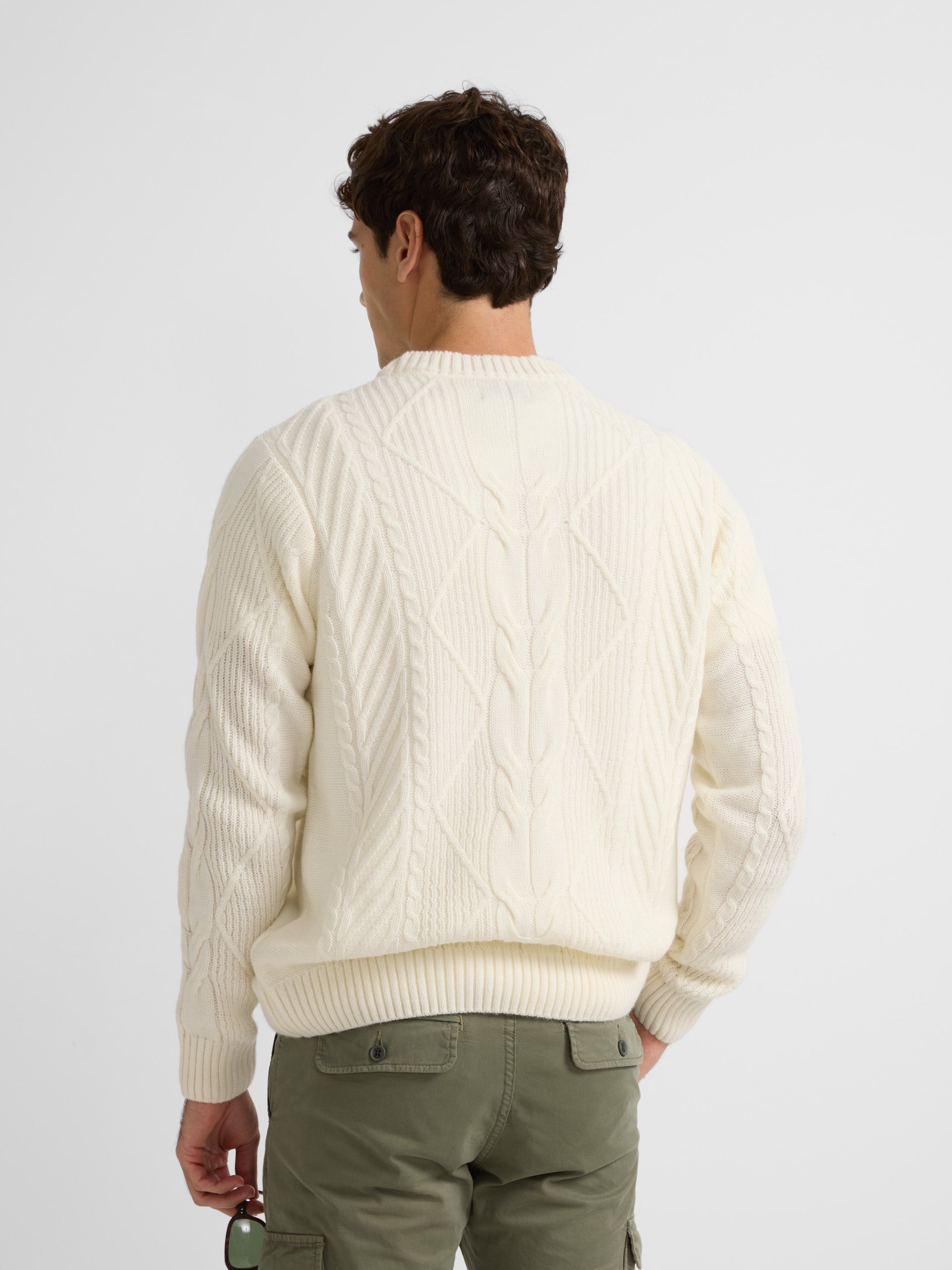 Pull en maille torsadée beige