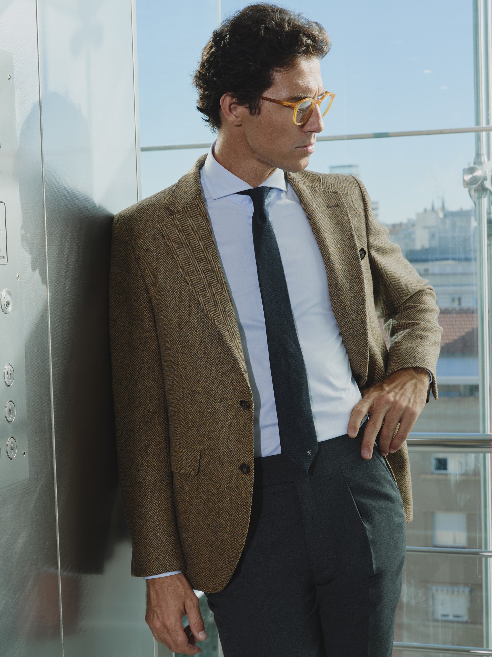 Classic beige wide herringbone blazer