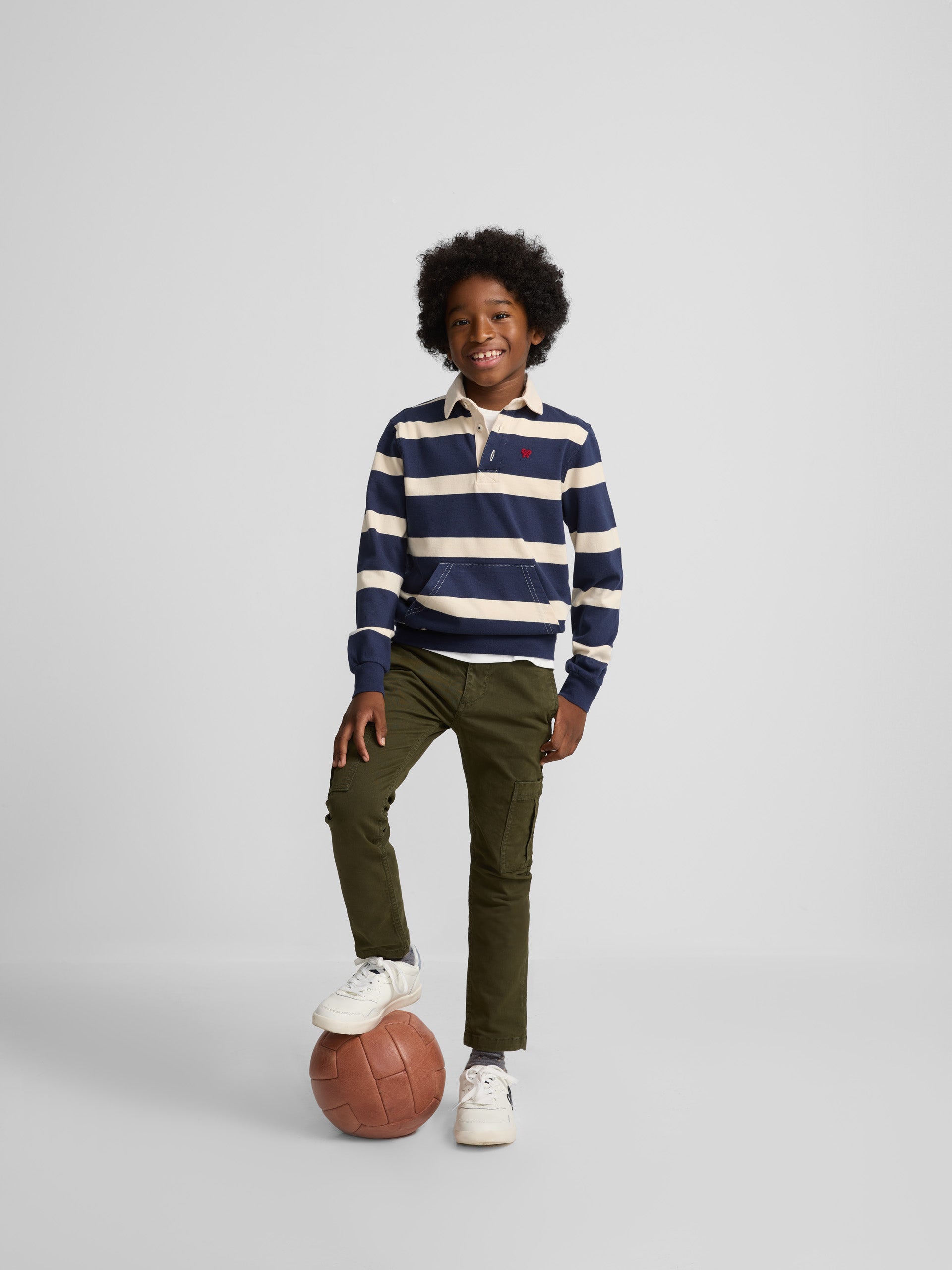 Classic rugby polo shirt for kids with wide blue stripes