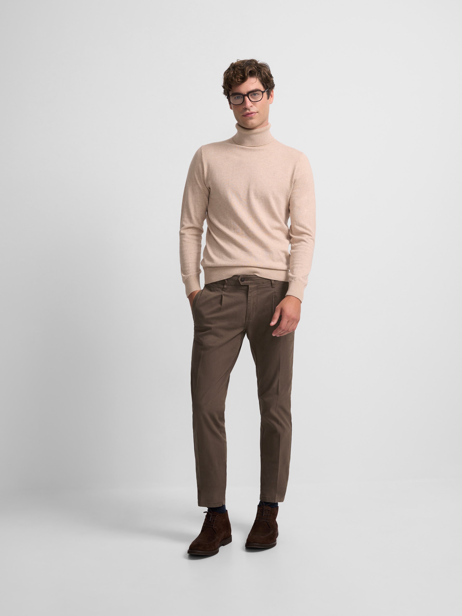 Brown pleated chino sport pants