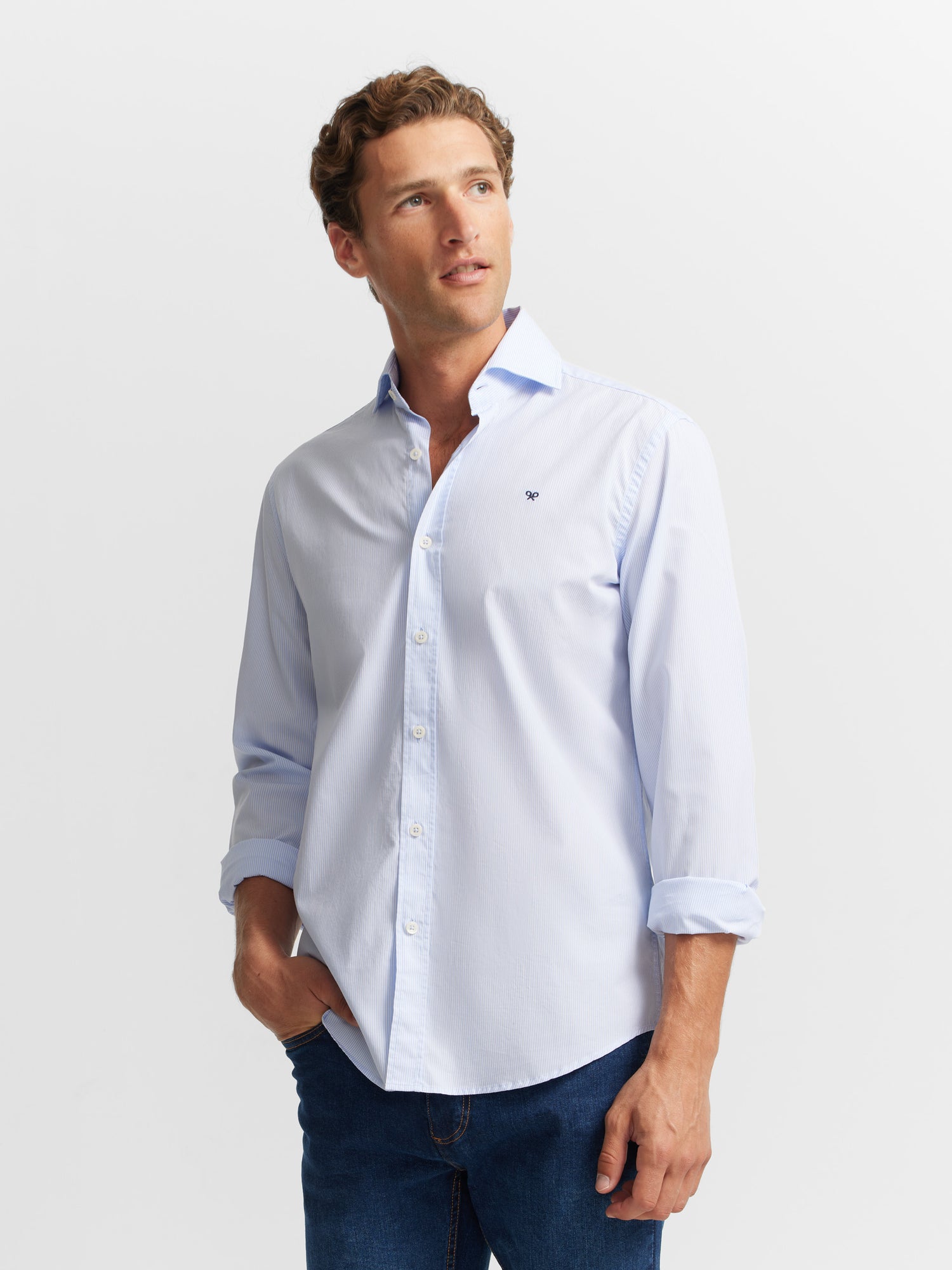 Camisa sport cutaway rayitas celeste