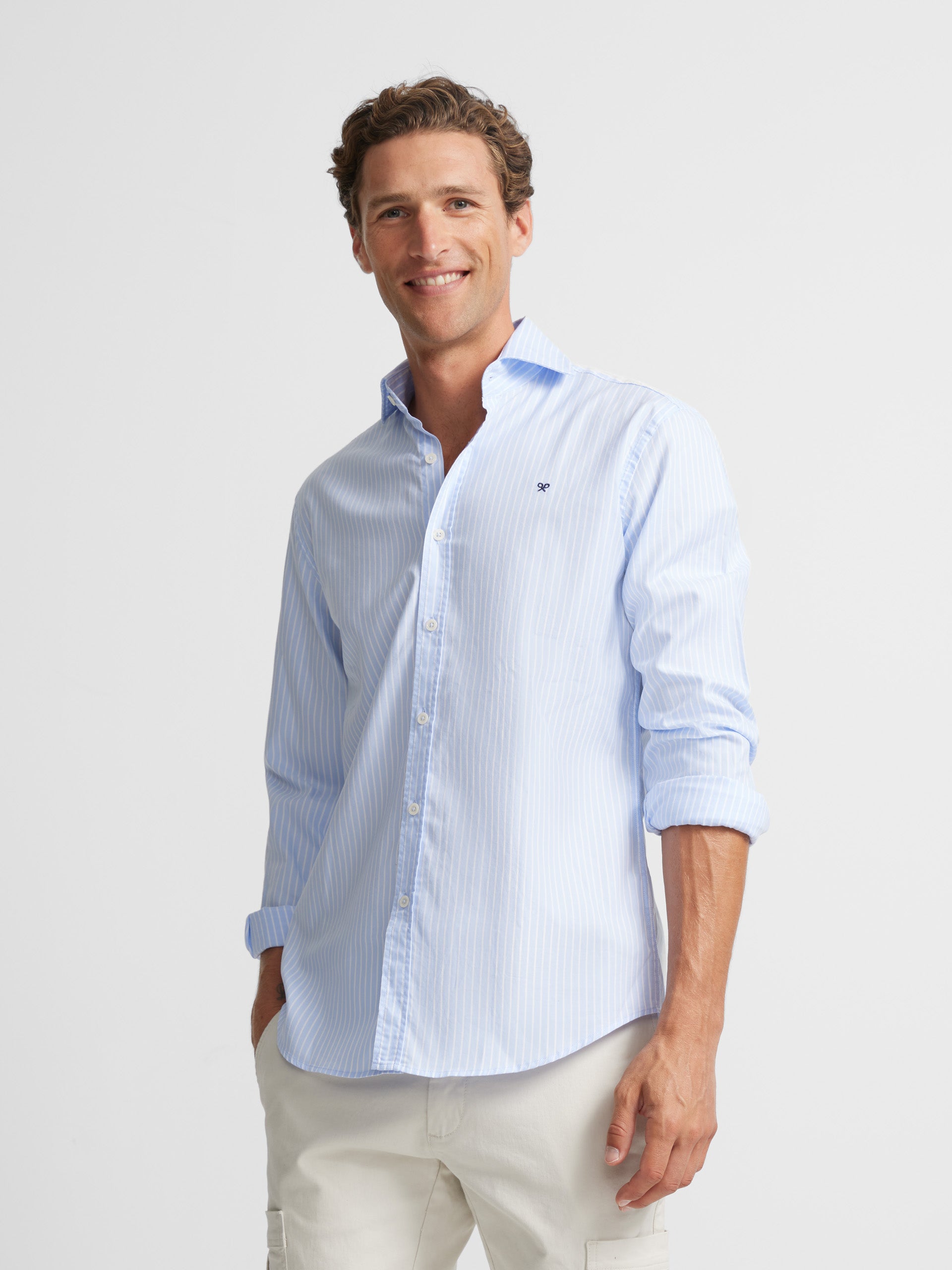 Camisa sport cutaway raya ancha celeste