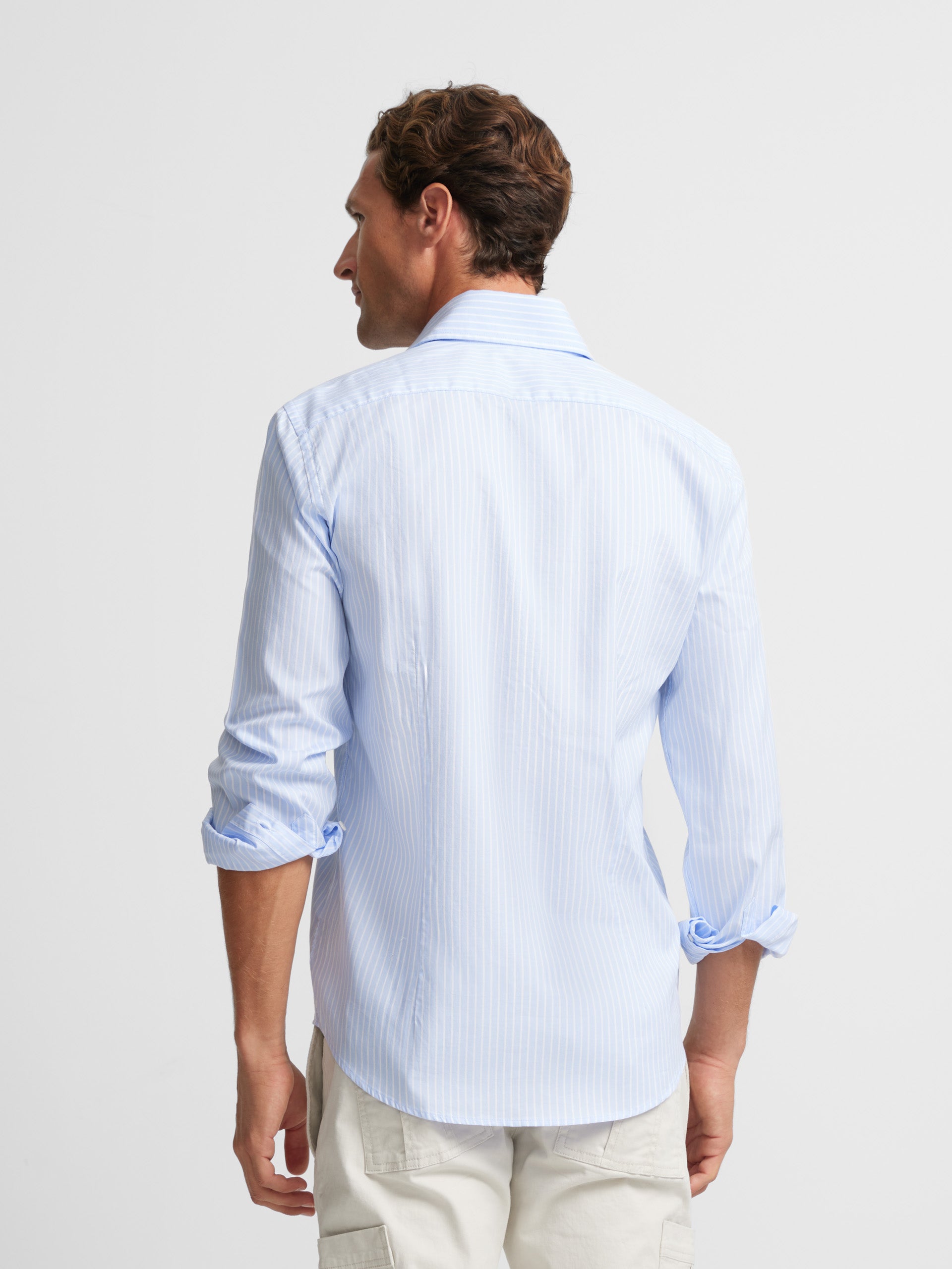 Sport shirt cutaway wide light blue stripe