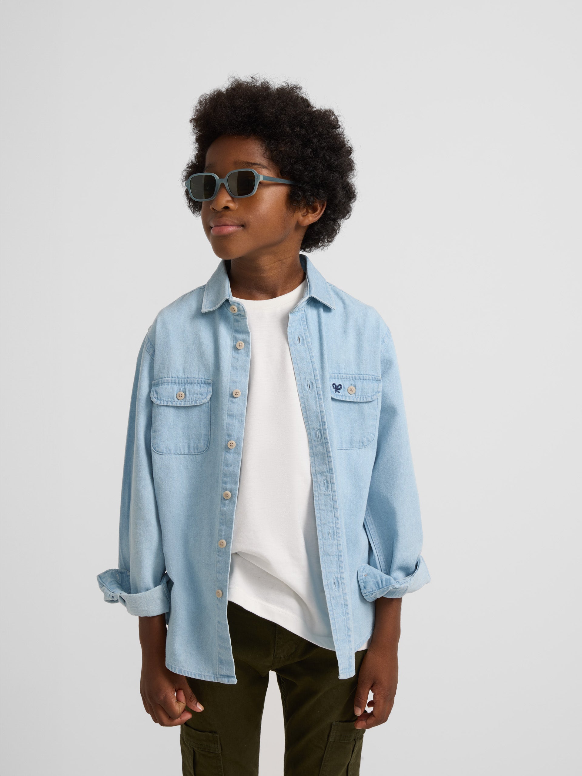 Chemise sport enfant avec poches en jean bleu clair