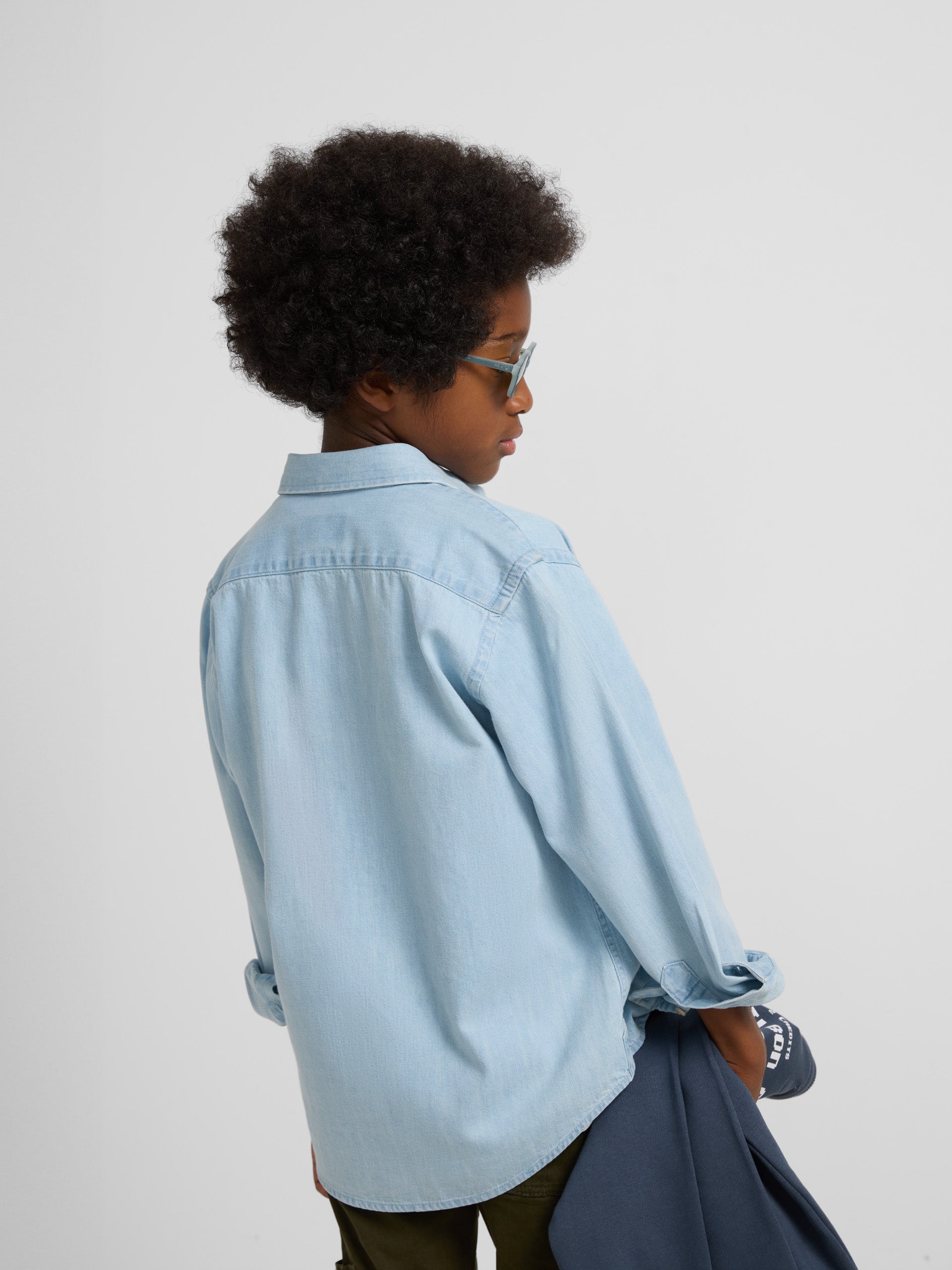 Chemise sport enfant avec poches en jean bleu clair