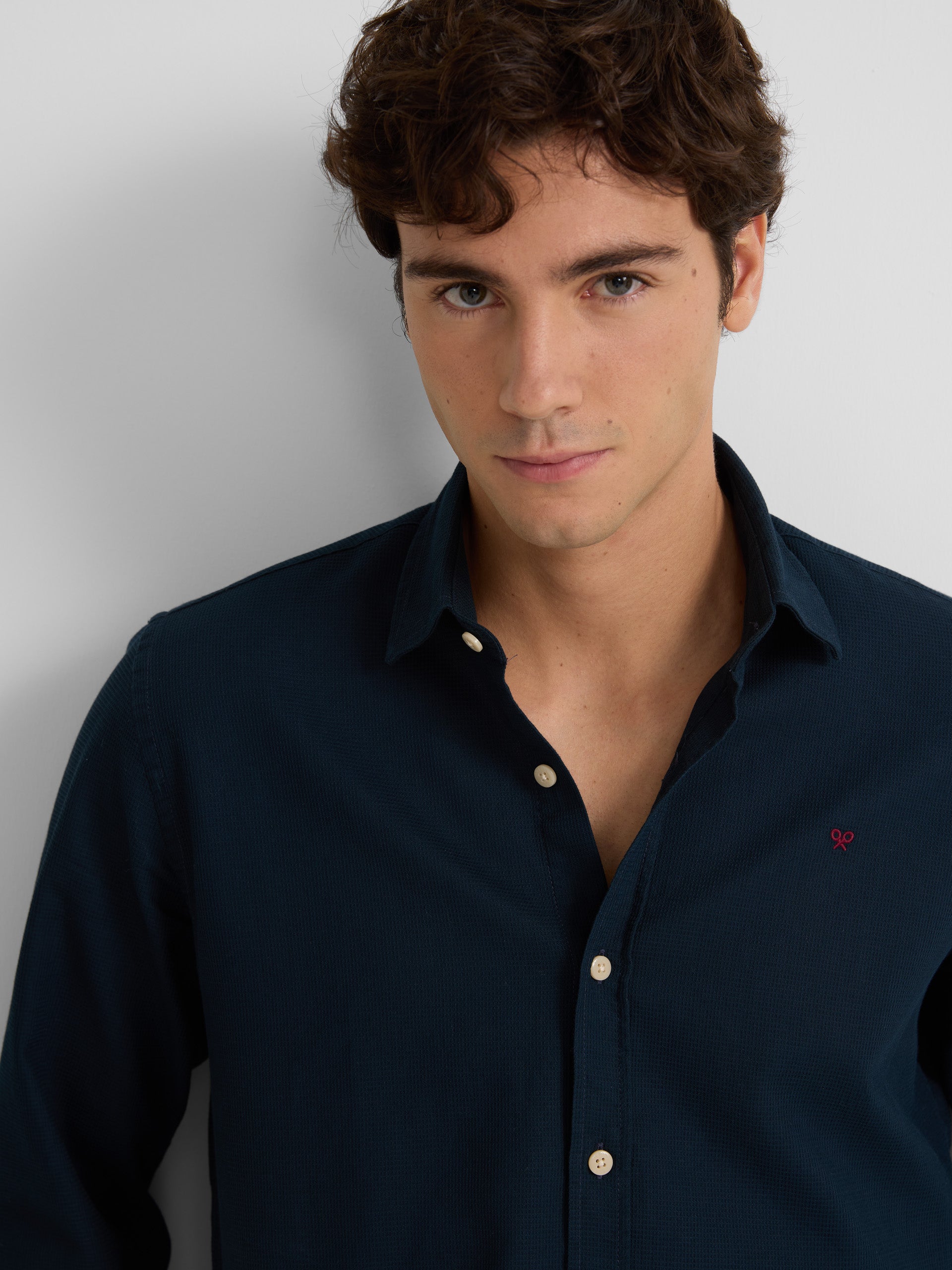 Plain sport shirt in navy blue structure