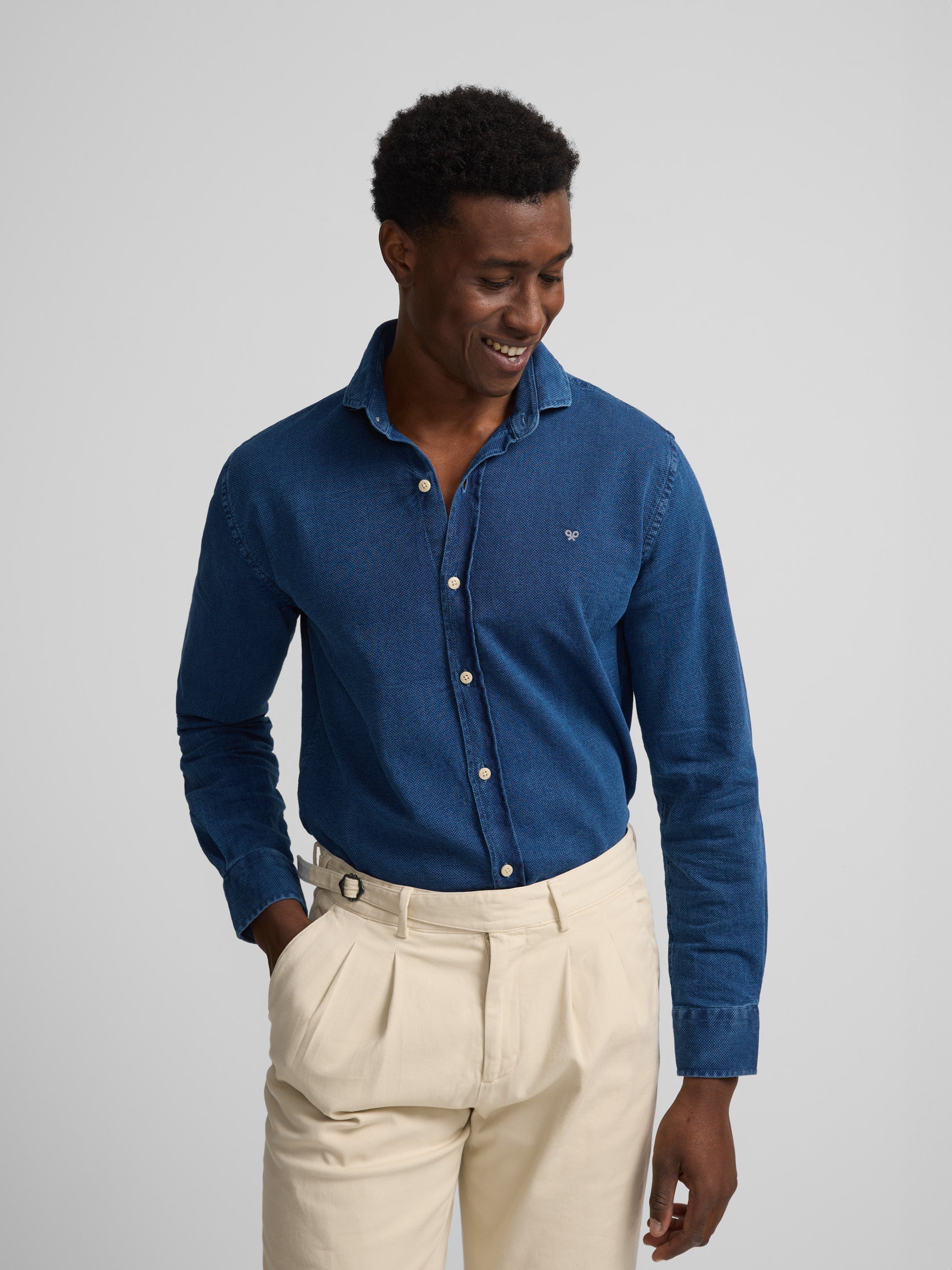 Sport shirt with medium blue jeans structure