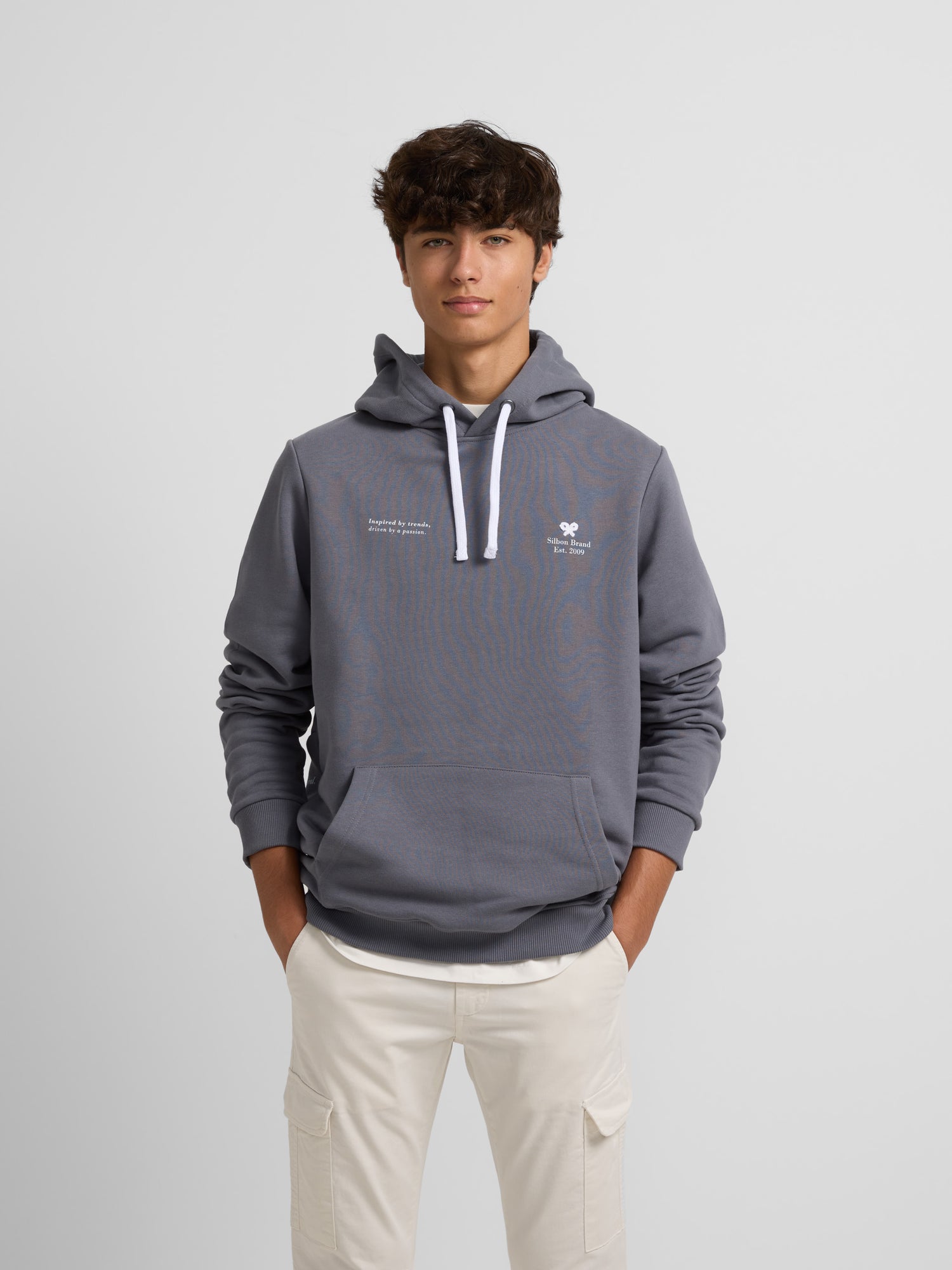 Sweat à capuche gris foncé de la marque Silbon