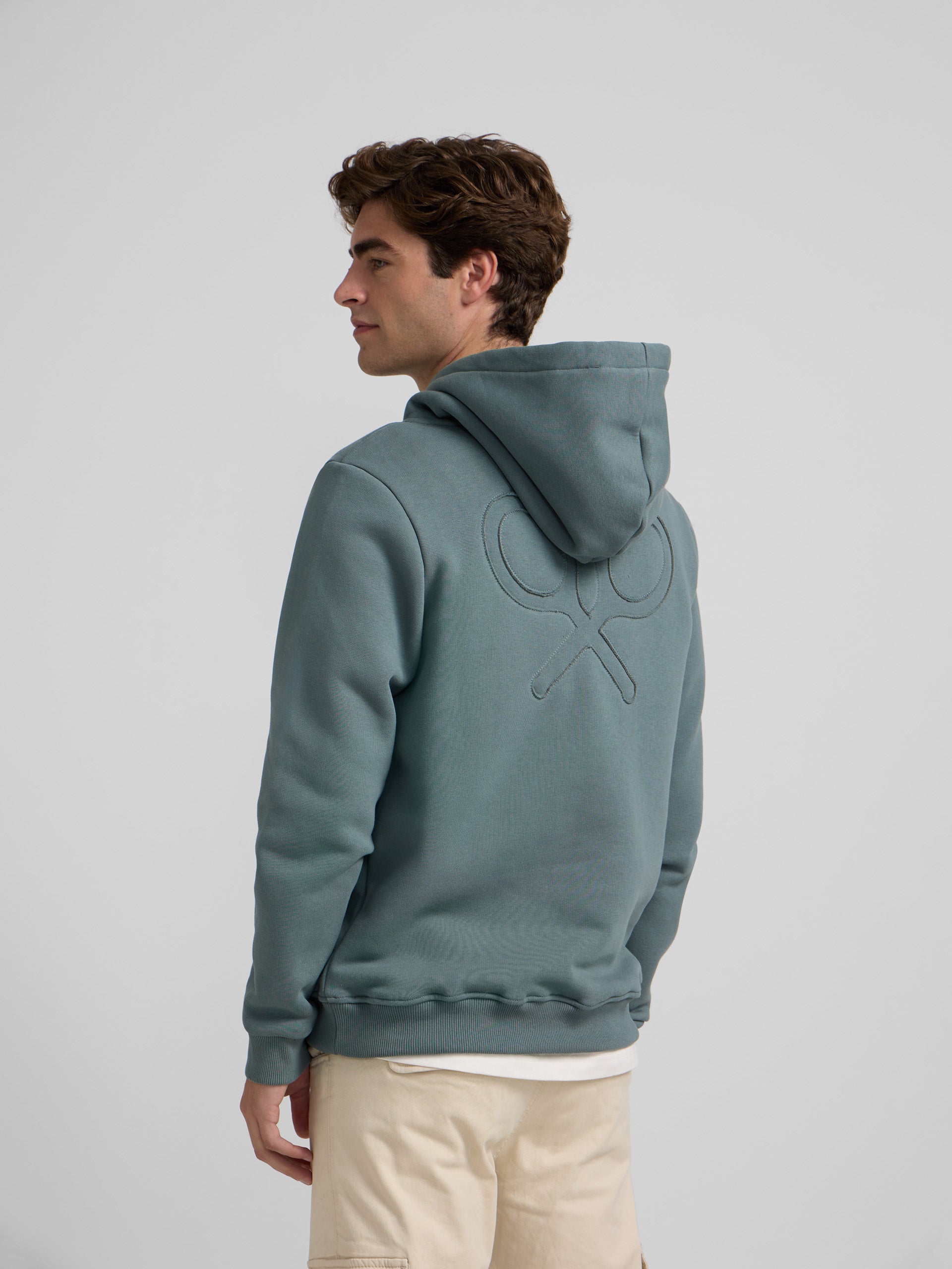 Hoodie sweatshirt with rear oil racket