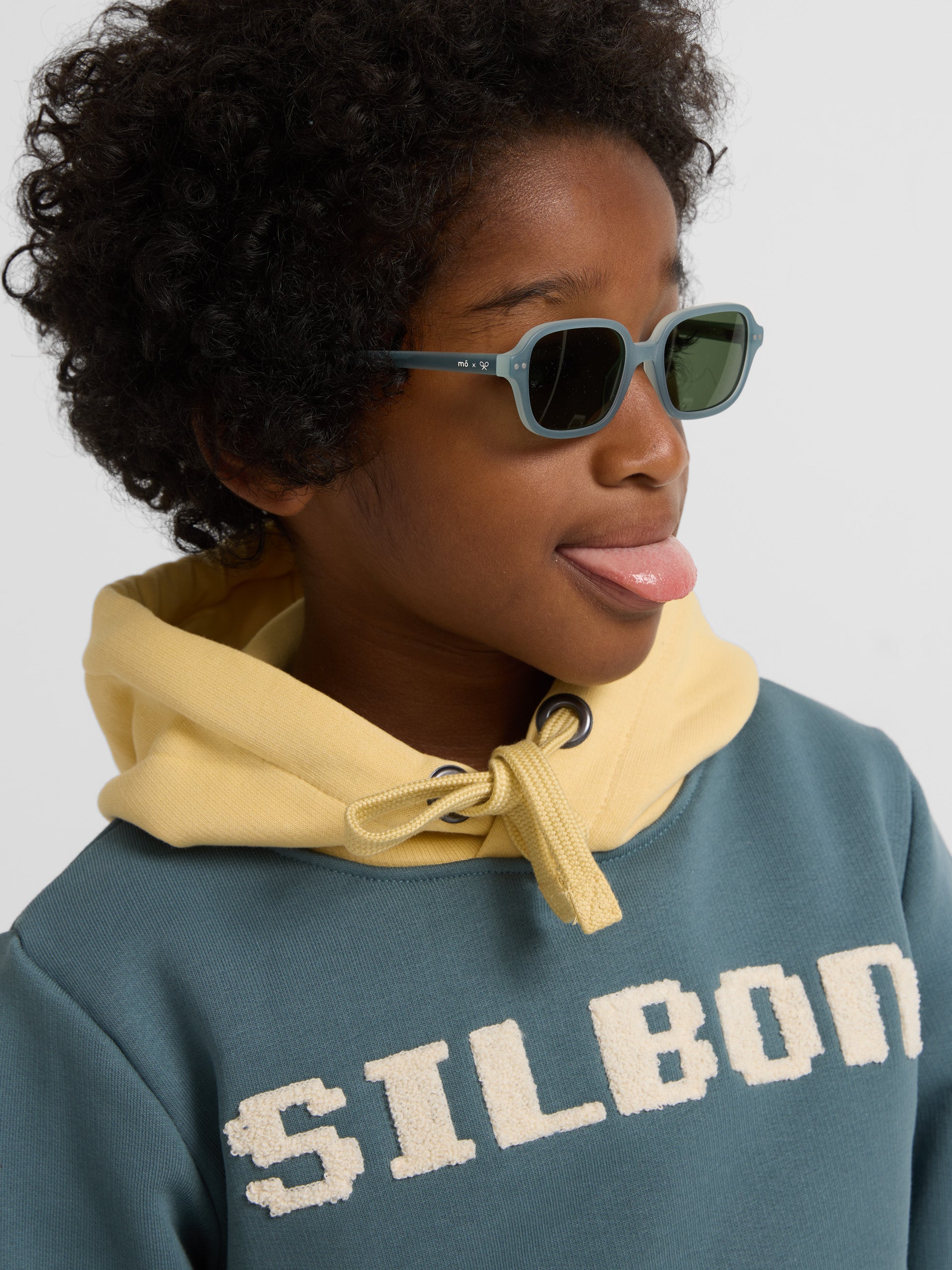 Kids hooded sweatshirt with green pocket