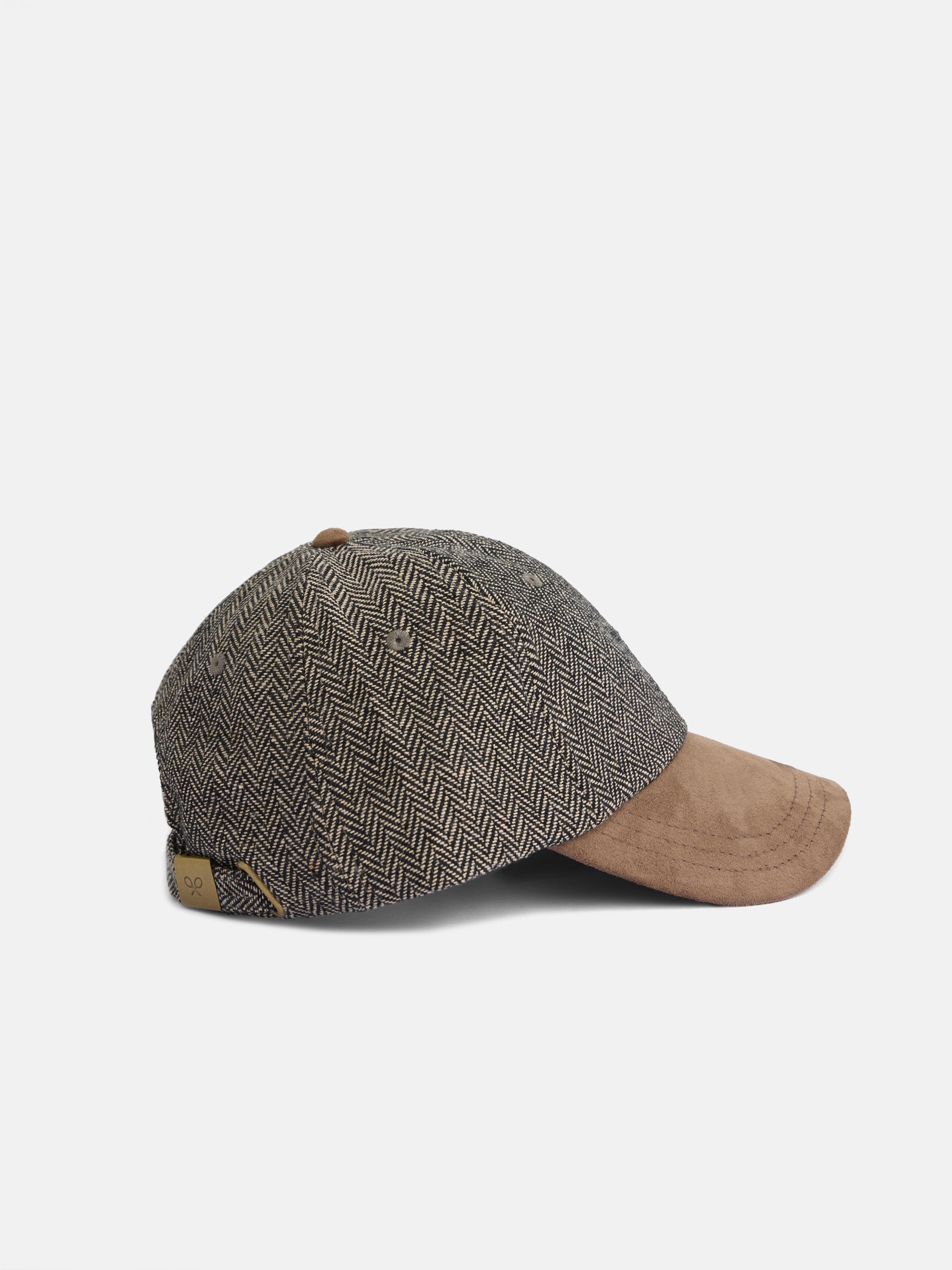 Combined brown herringbone woman cap