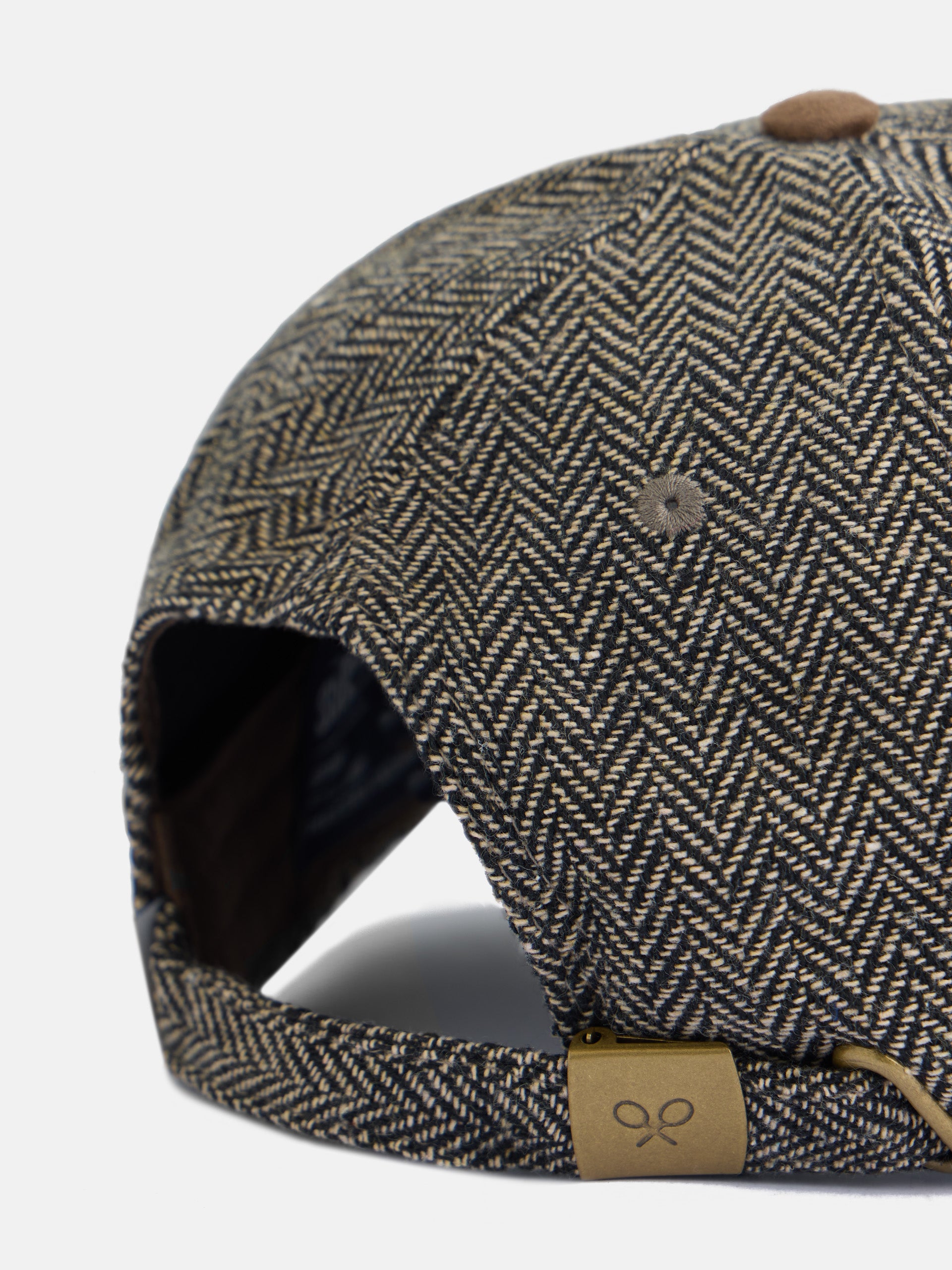 Combined brown herringbone woman cap