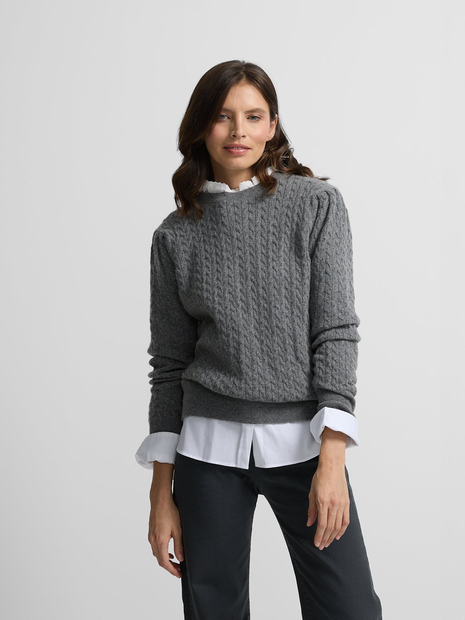 Pull torsadé col popeline gris