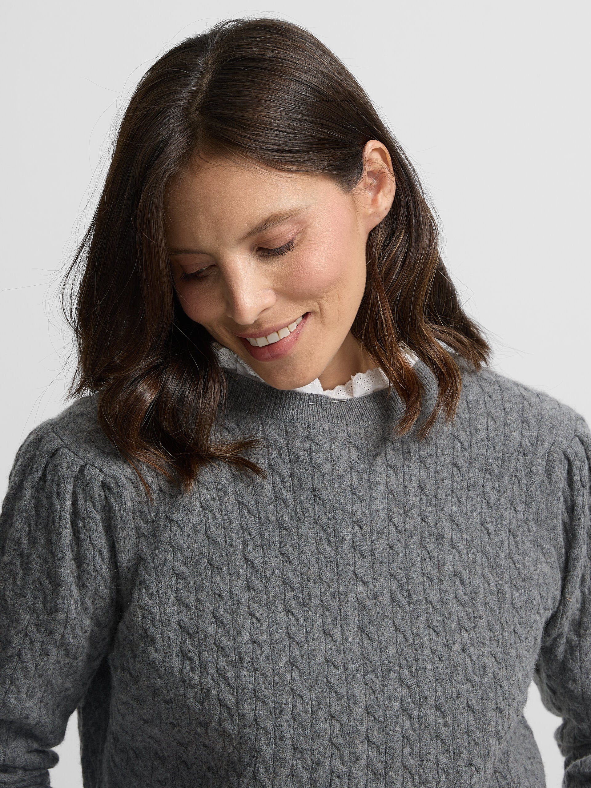 Grey poplin collar cable knit sweater