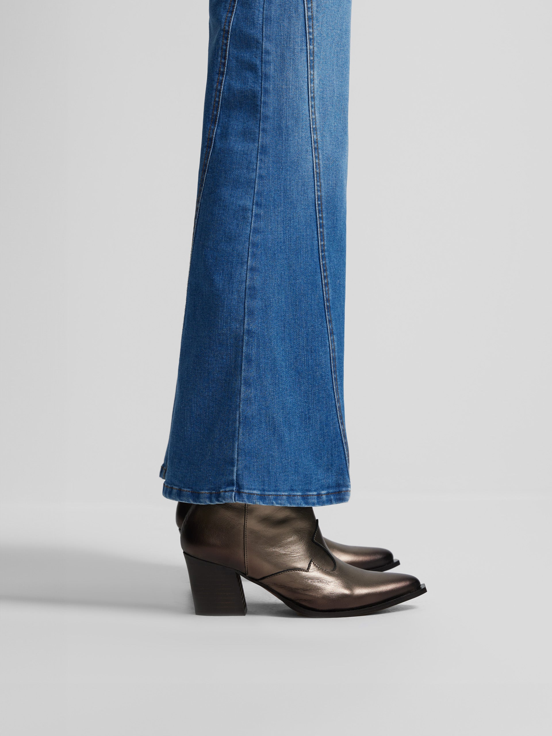 Pantalon wide leg corte denim medio