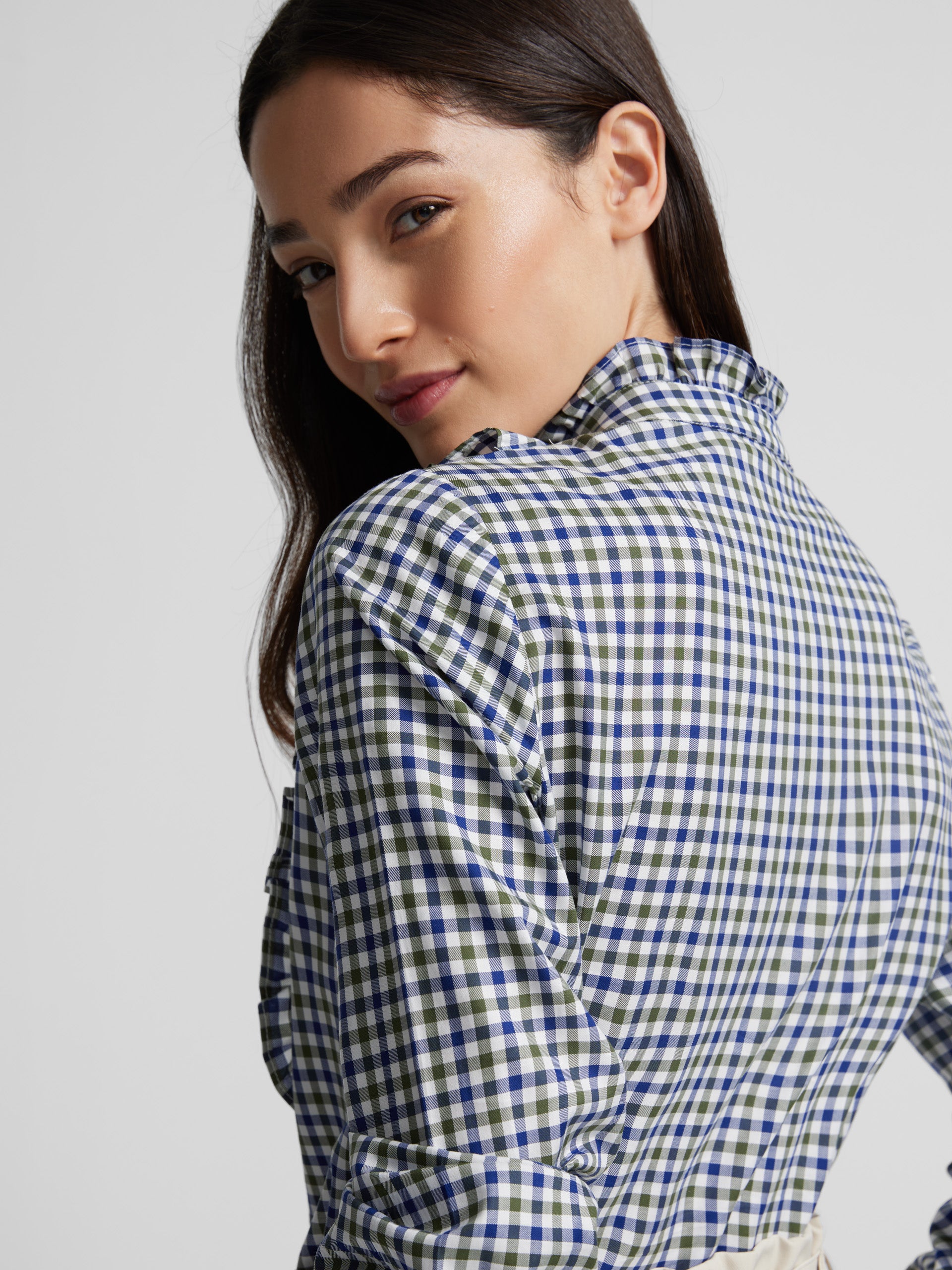 Blouse à volants à carreaux verts et bleus