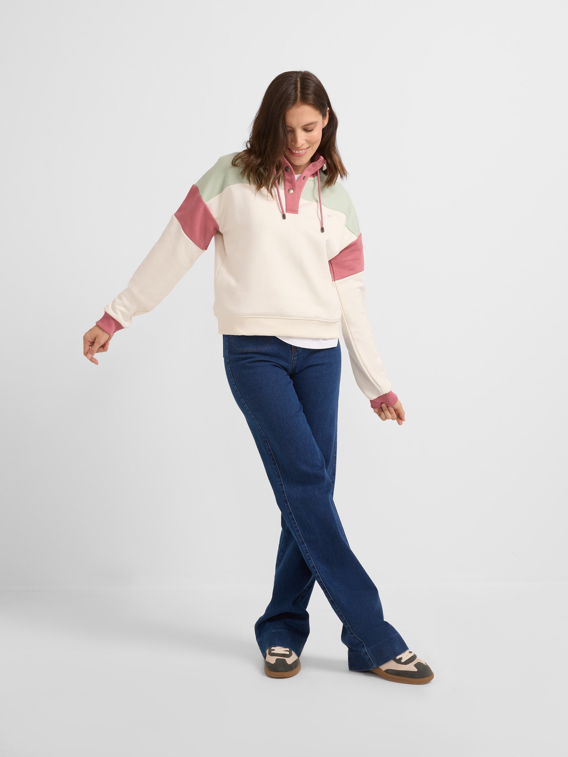 Women's tricolor sweatshirt with raw button collar