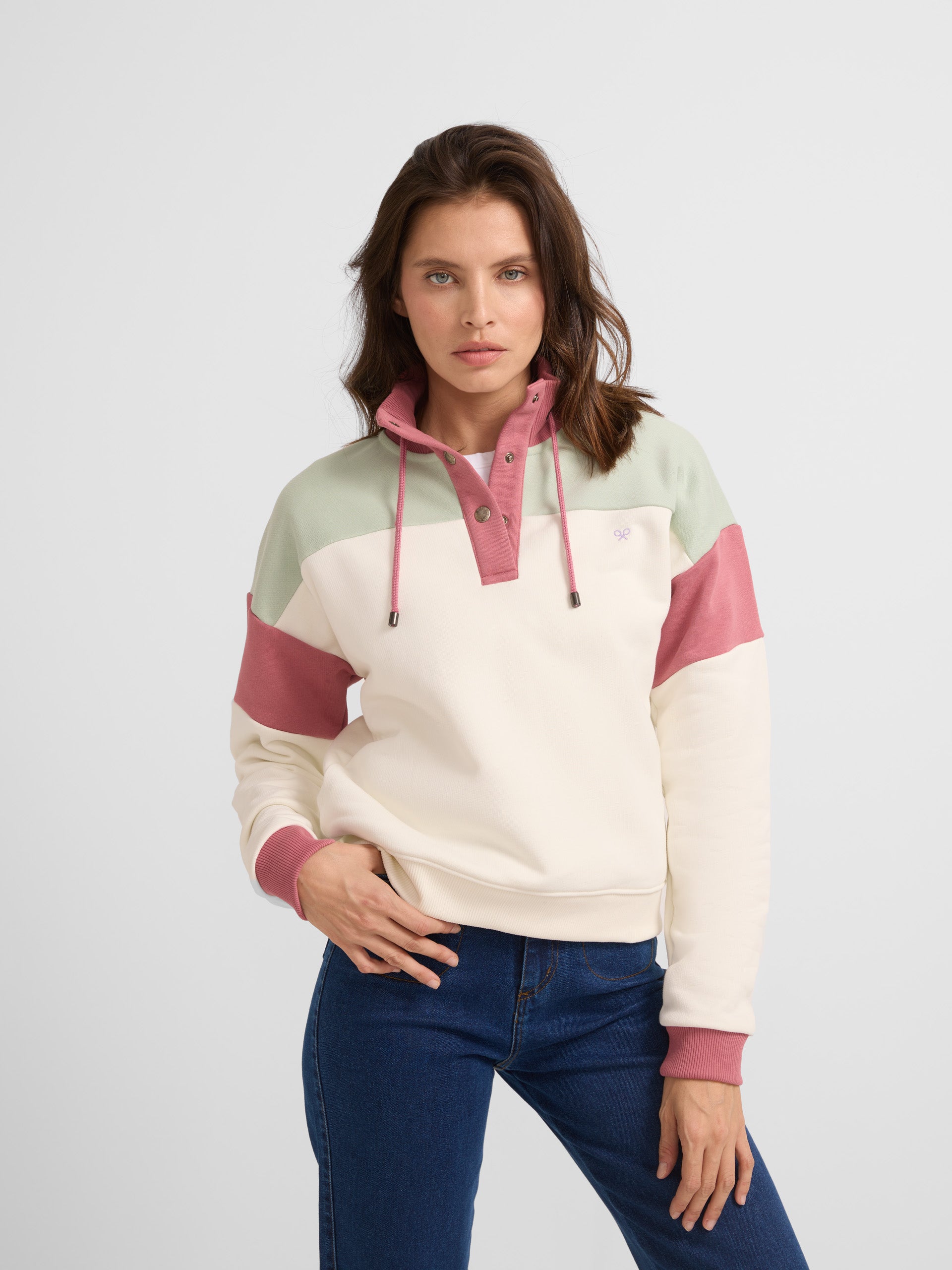 Women's tricolor sweatshirt with raw button collar