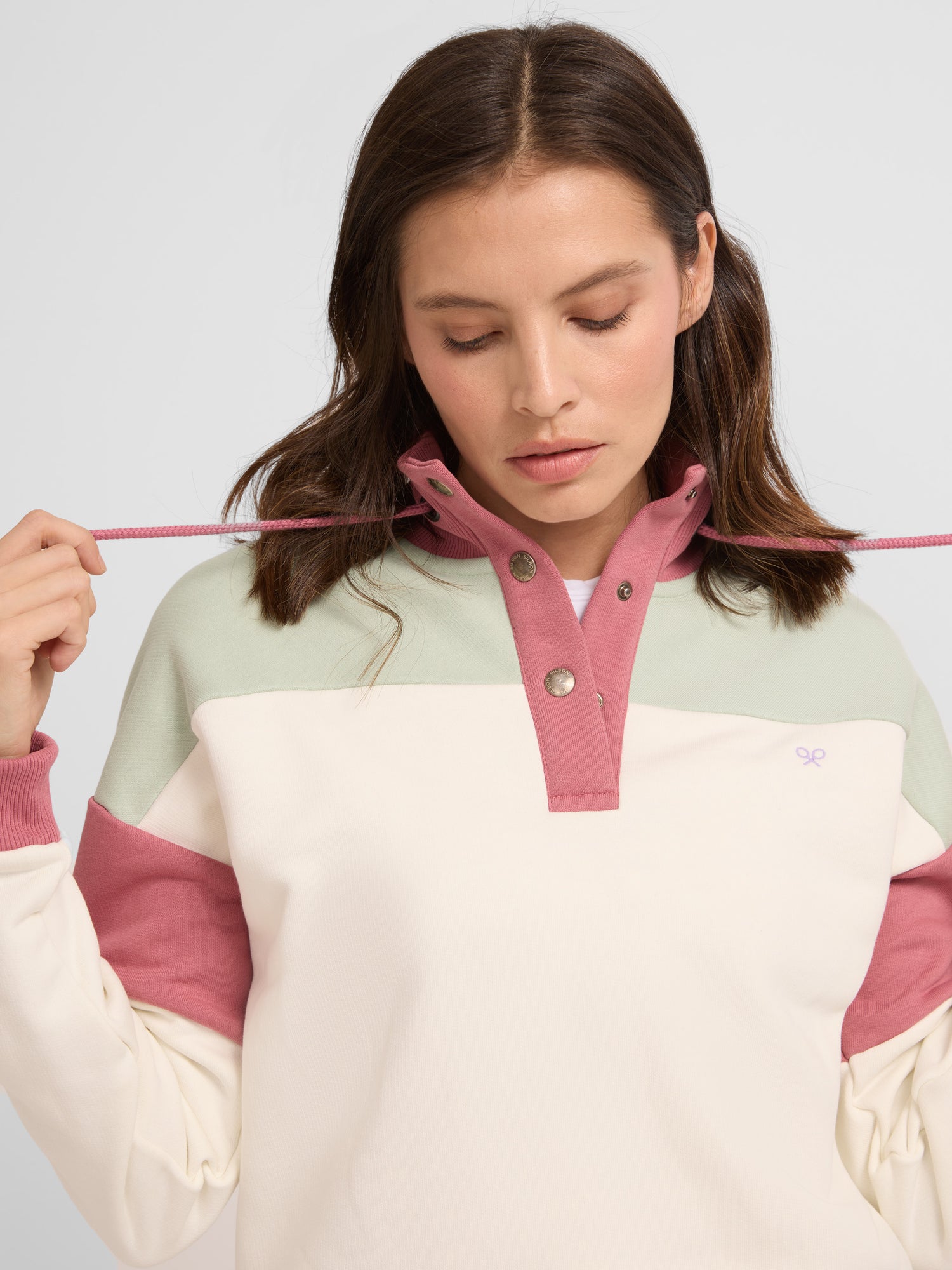 Women's tricolor sweatshirt with raw button collar