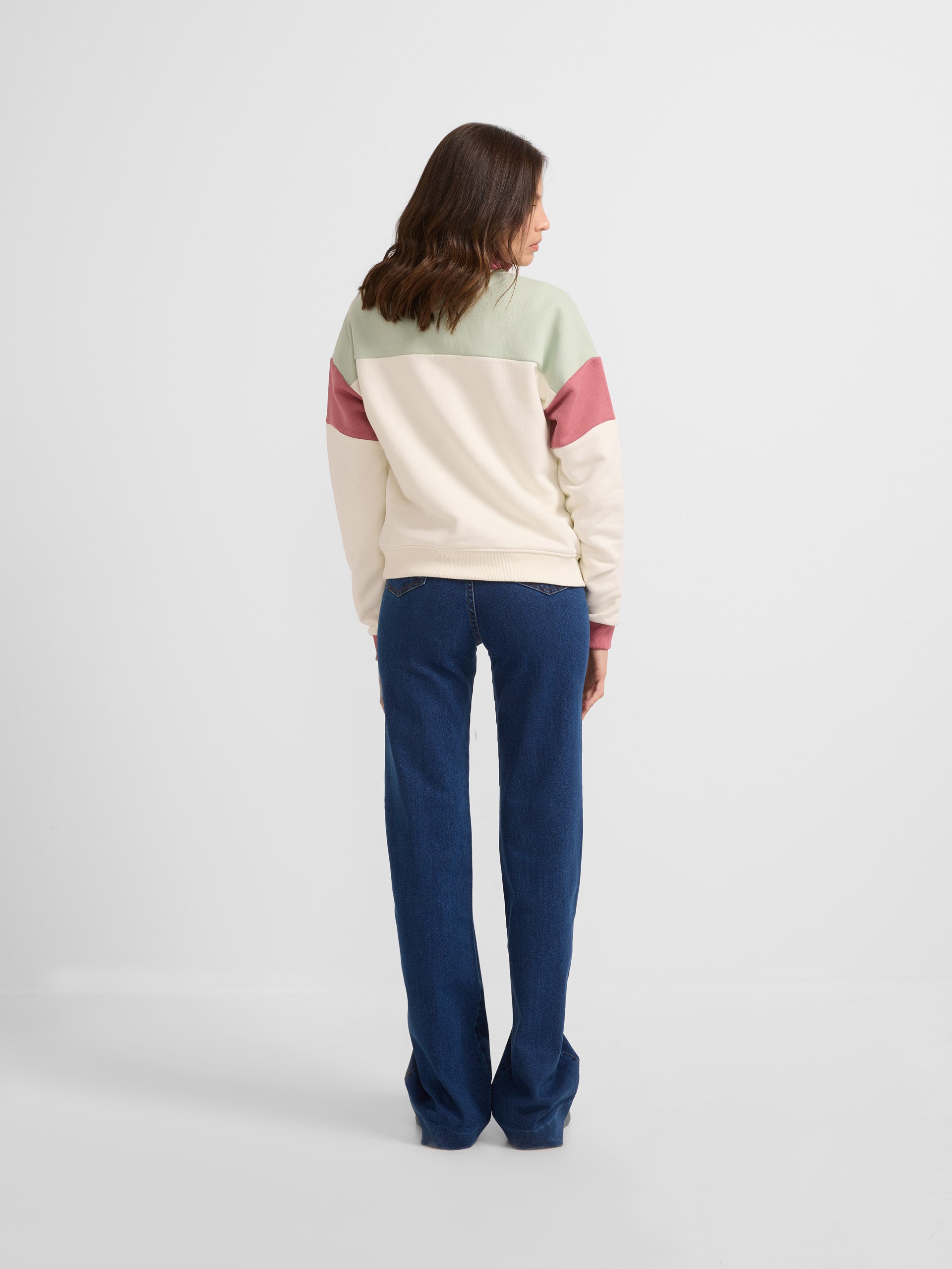 Women's tricolor sweatshirt with raw button collar