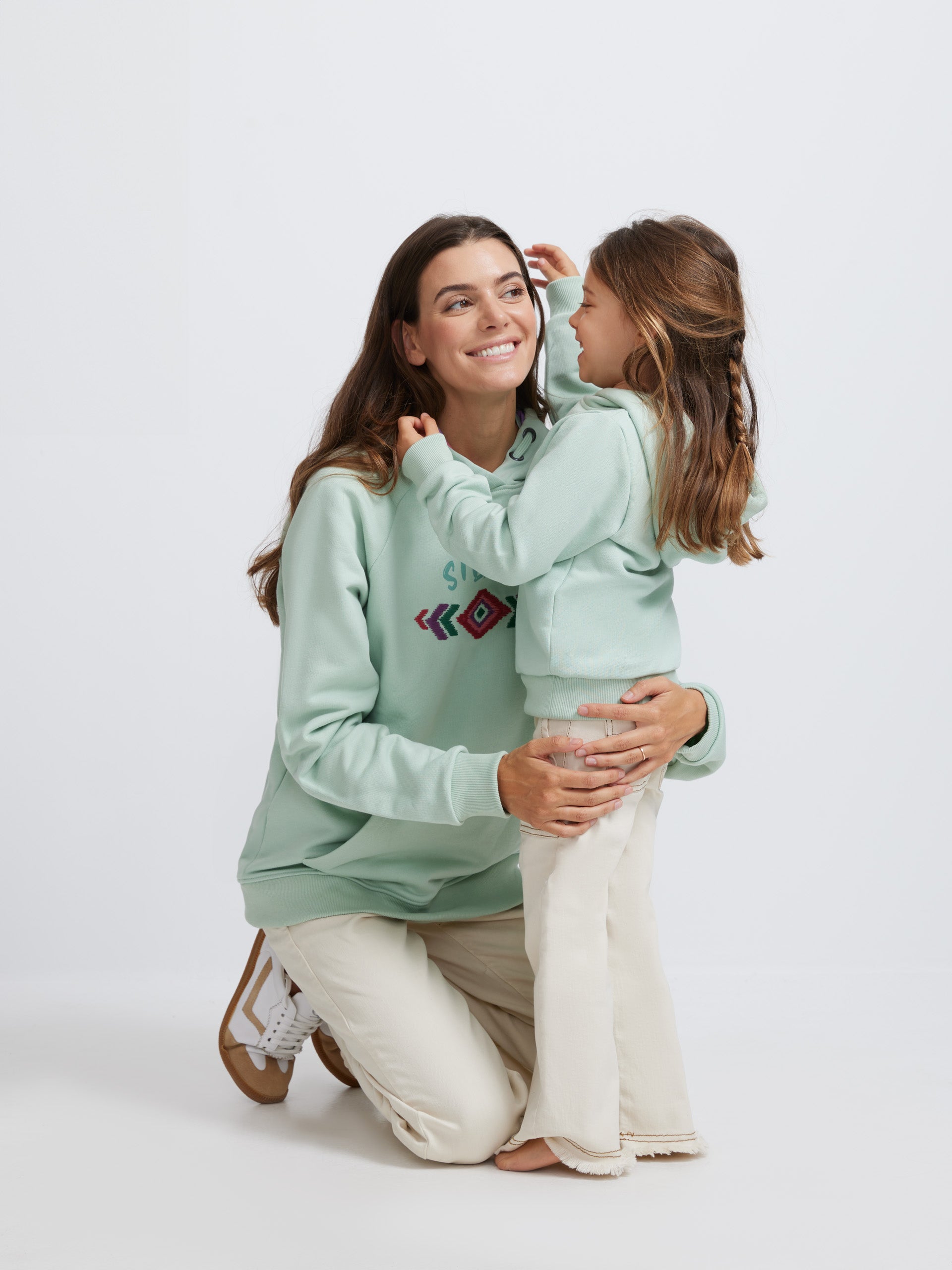 Girl silbon ikat green sweatshirt