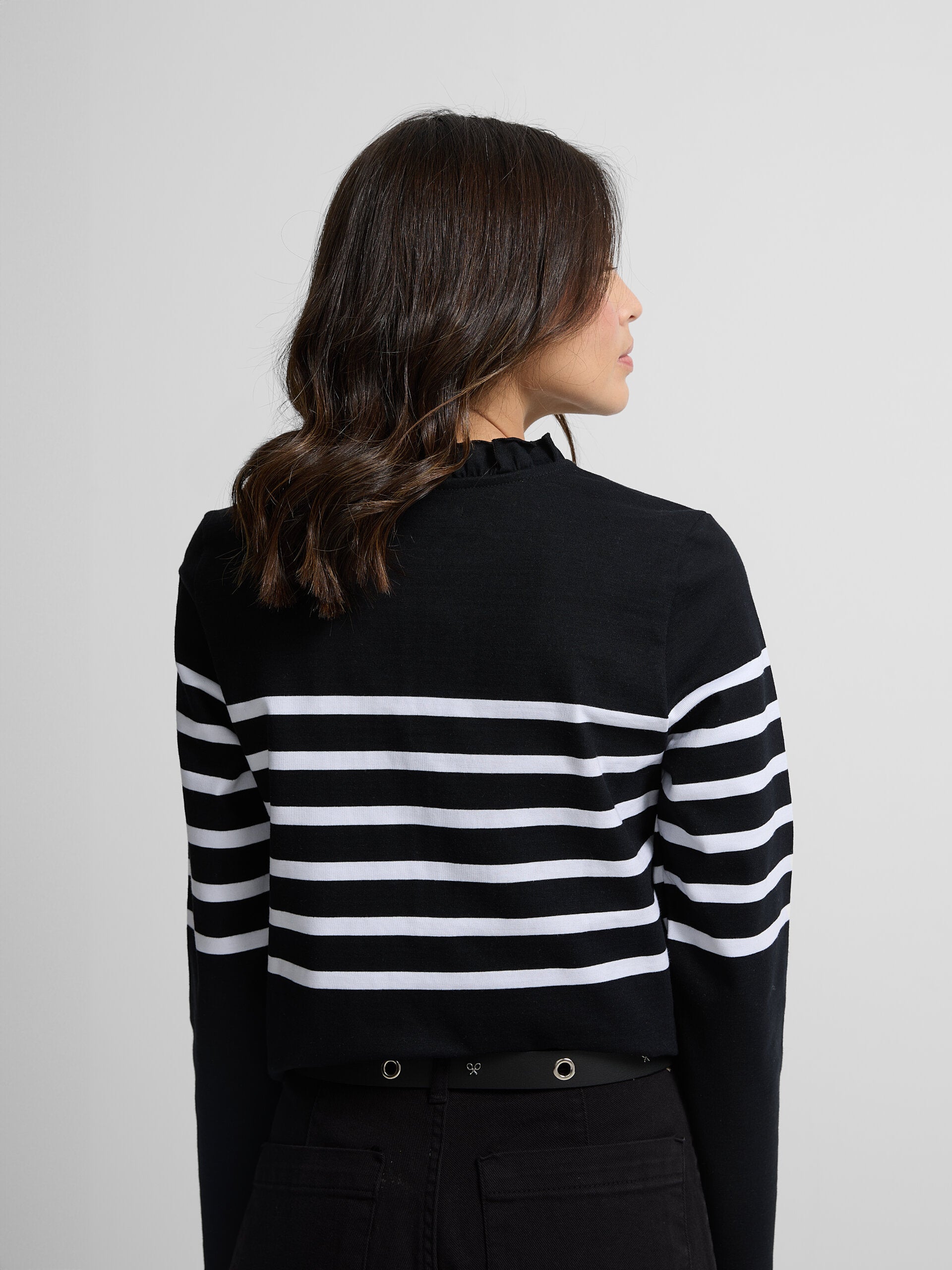 Woman's t-shirt with ecru and black stripes