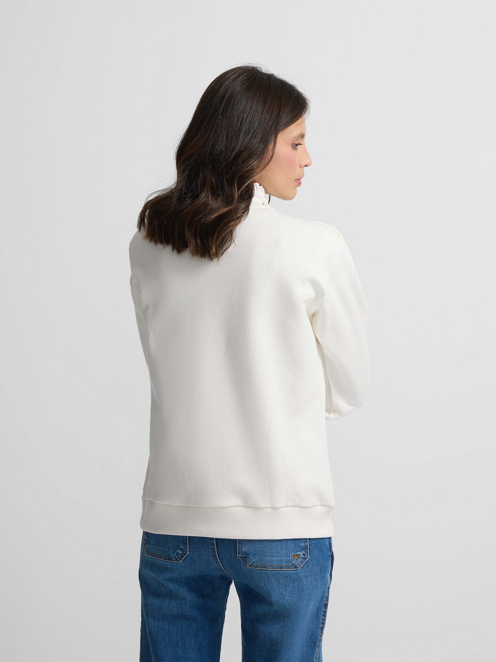 Raw women's sweatshirt with ruffle collar