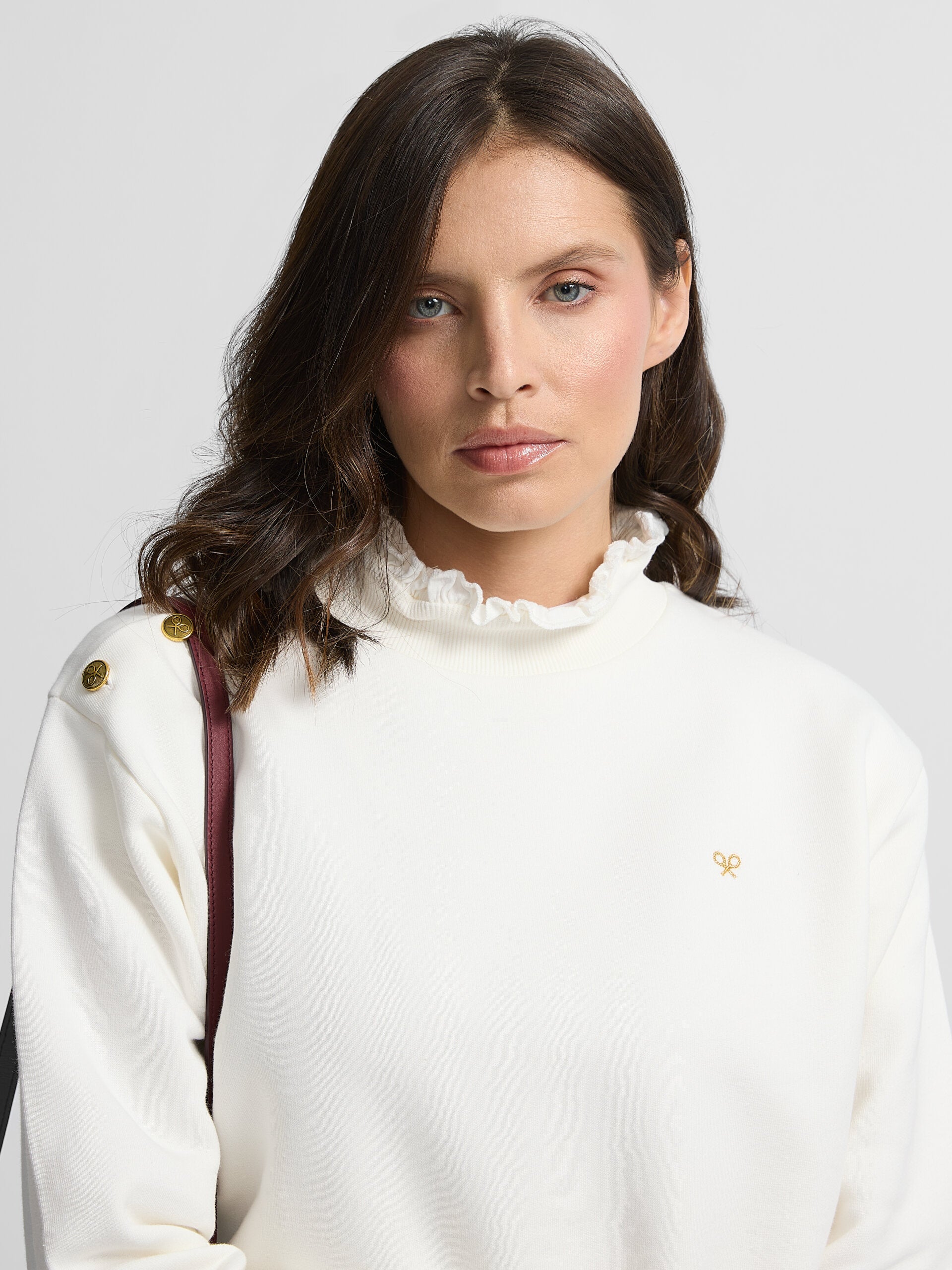 Raw women's sweatshirt with ruffle collar