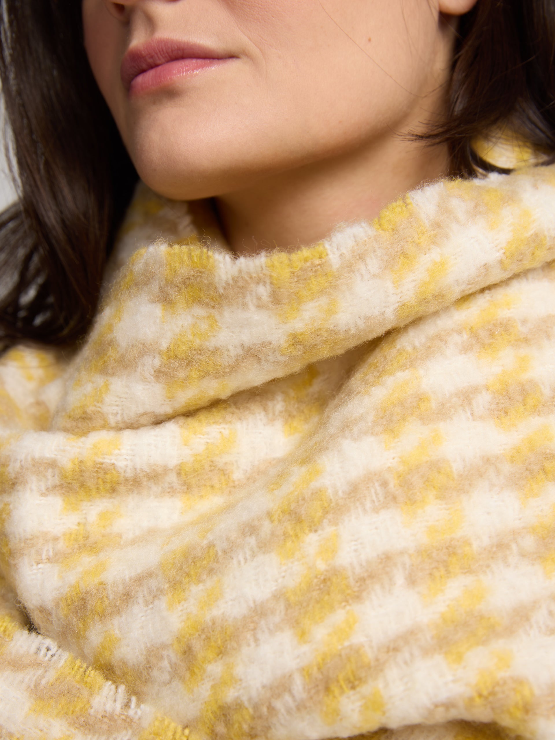 Beige and yellow houndstooth scarf