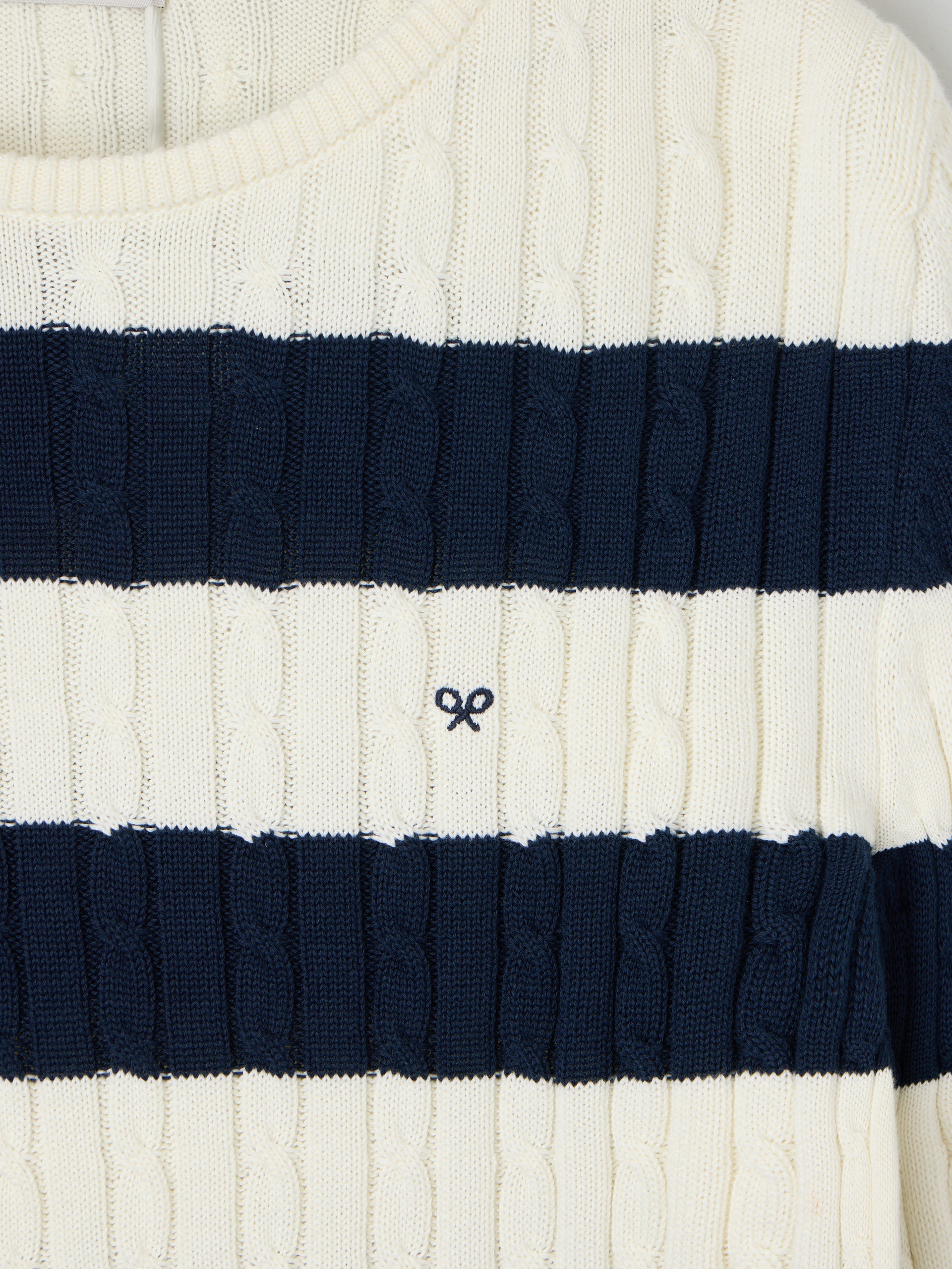 Nautical eights jersey with navy blue stripes