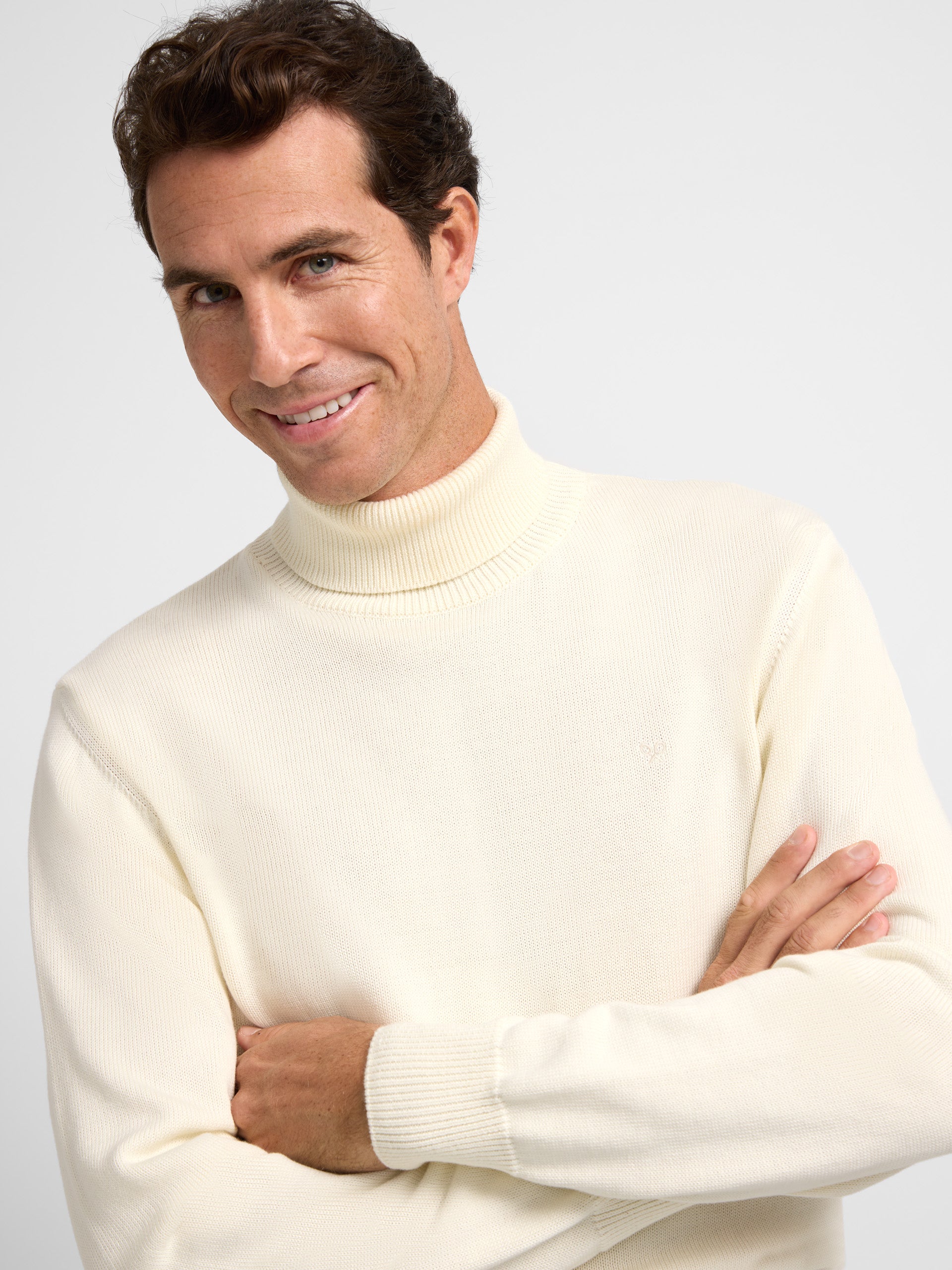 Unique light beige turtleneck jersey