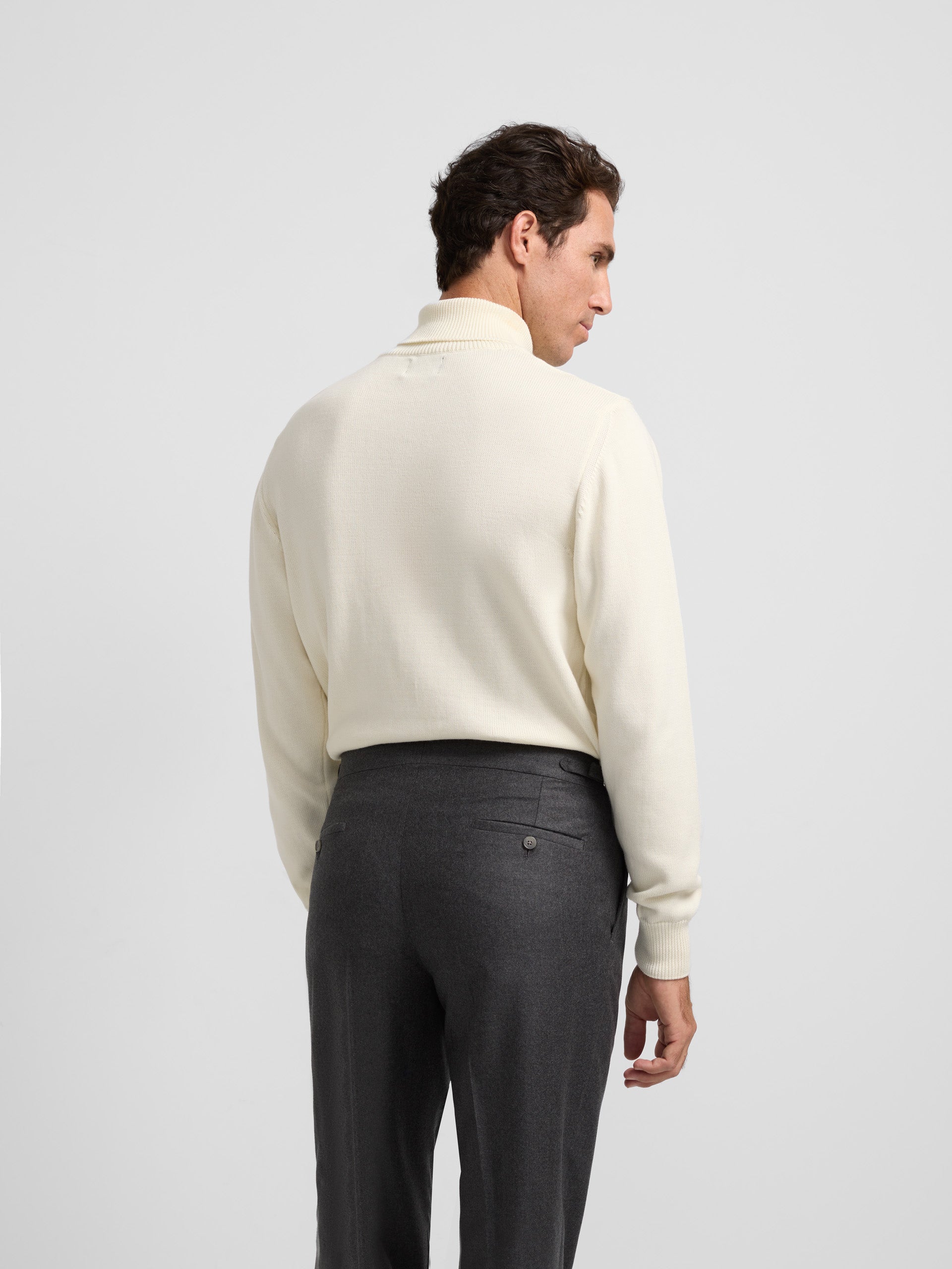 Unique light beige turtleneck jersey